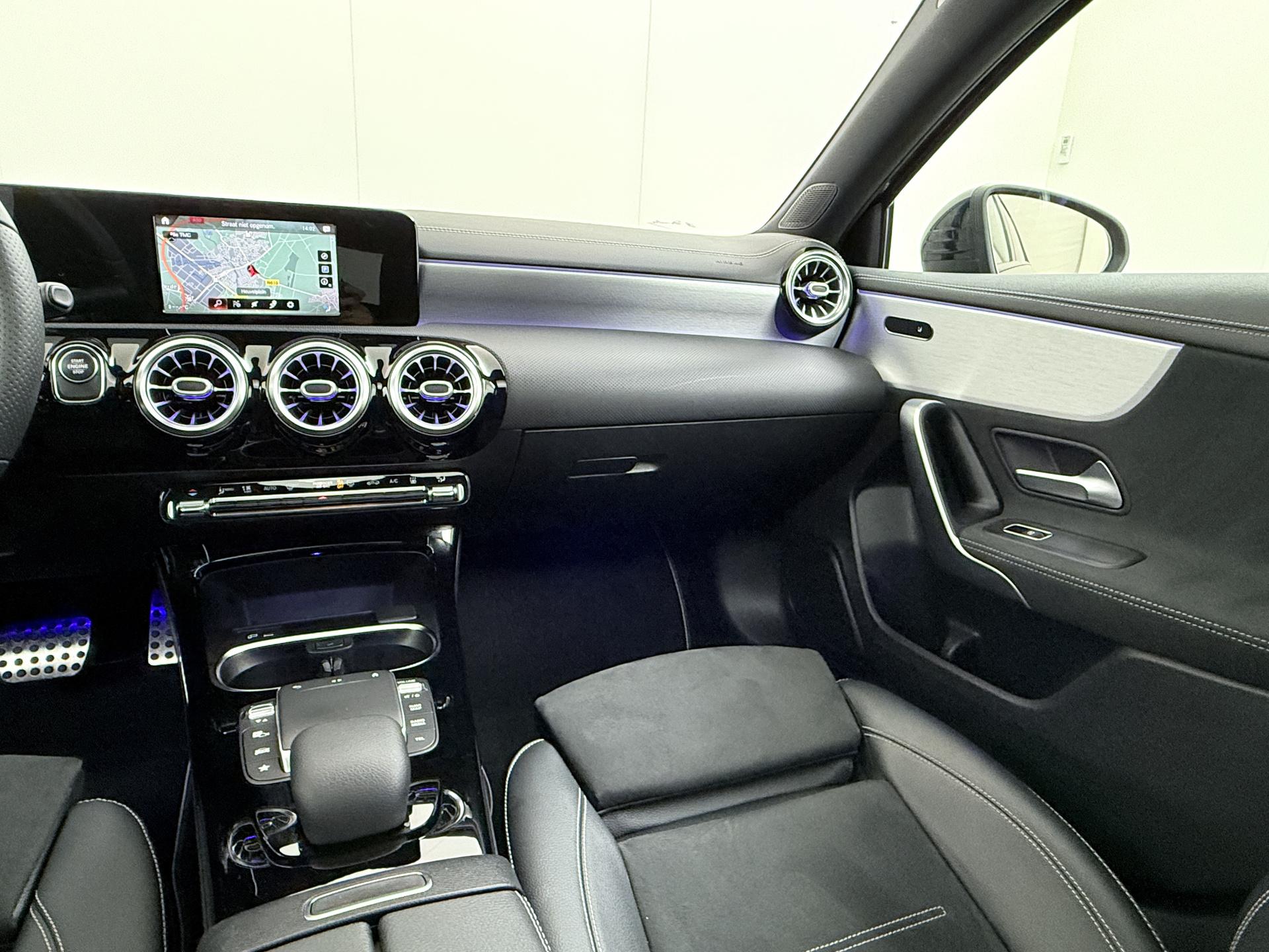 Mercedes-Benz A-Klasse 250 e Business Solution AMG Limited 22