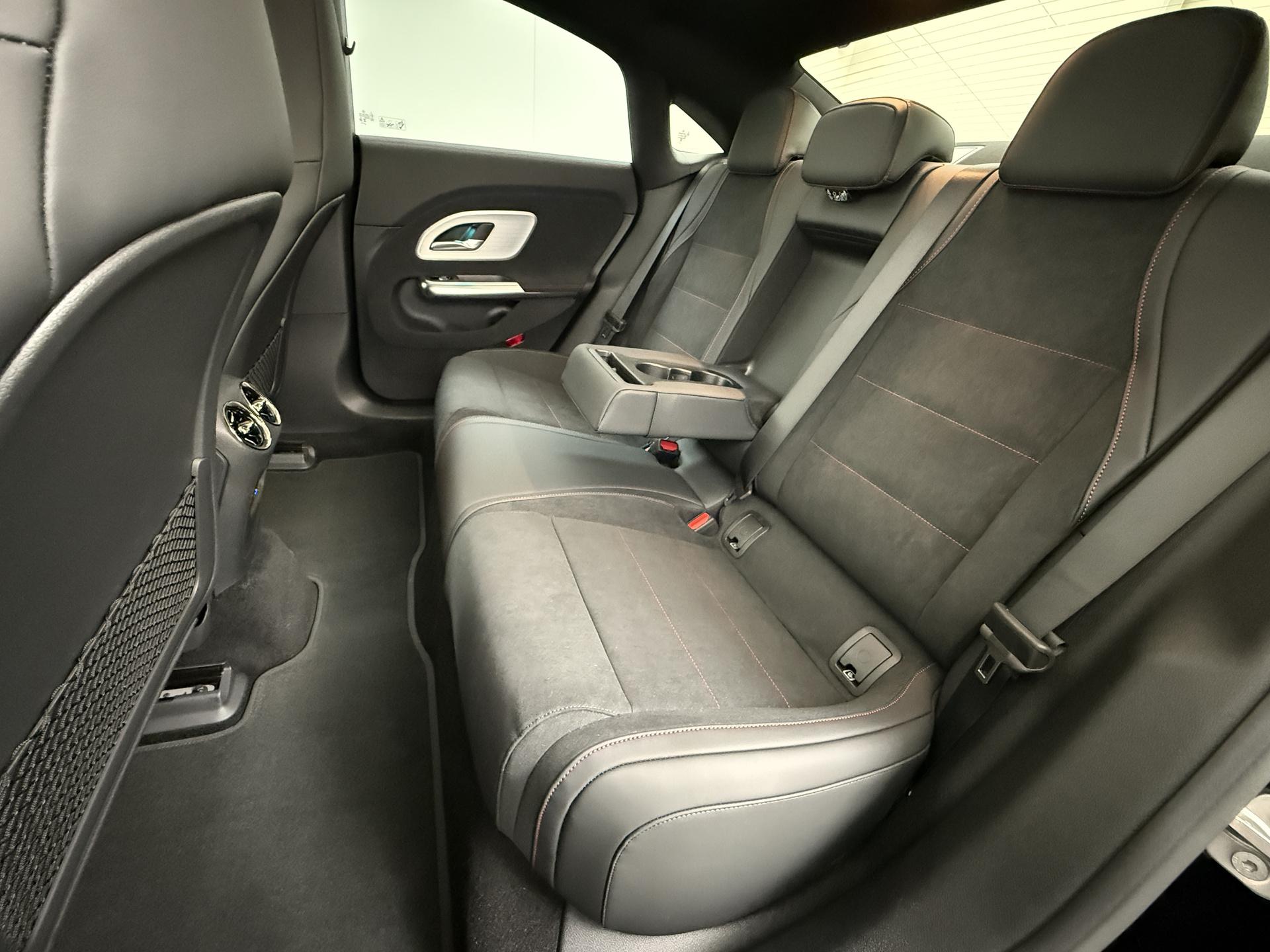 Mercedes-Benz CLA-Klasse 250+ Launch Edition 85 kWh Accu 25