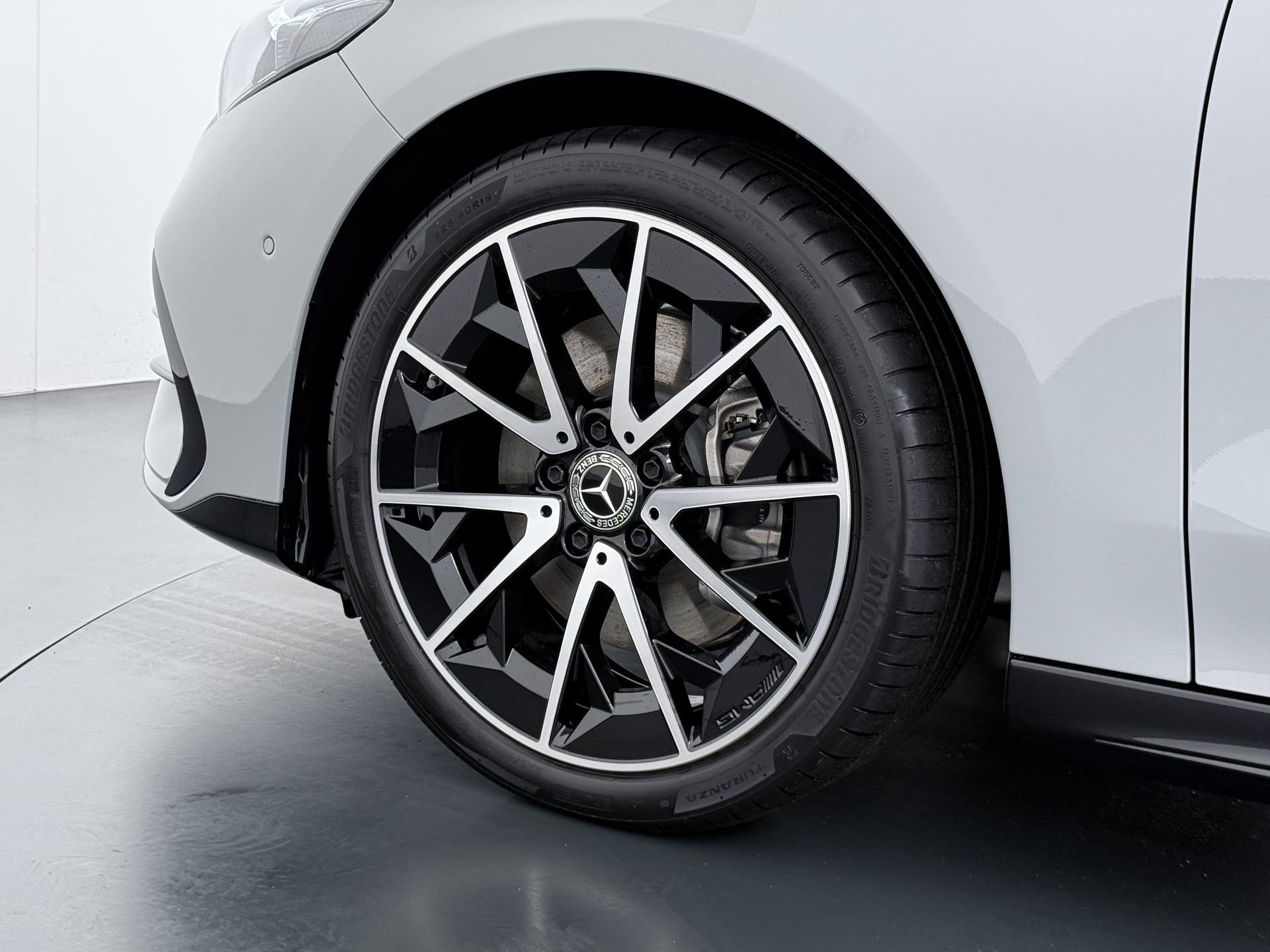 Mercedes-Benz CLA-Klasse 250+ Launch Edition 85 kWh Accu 13