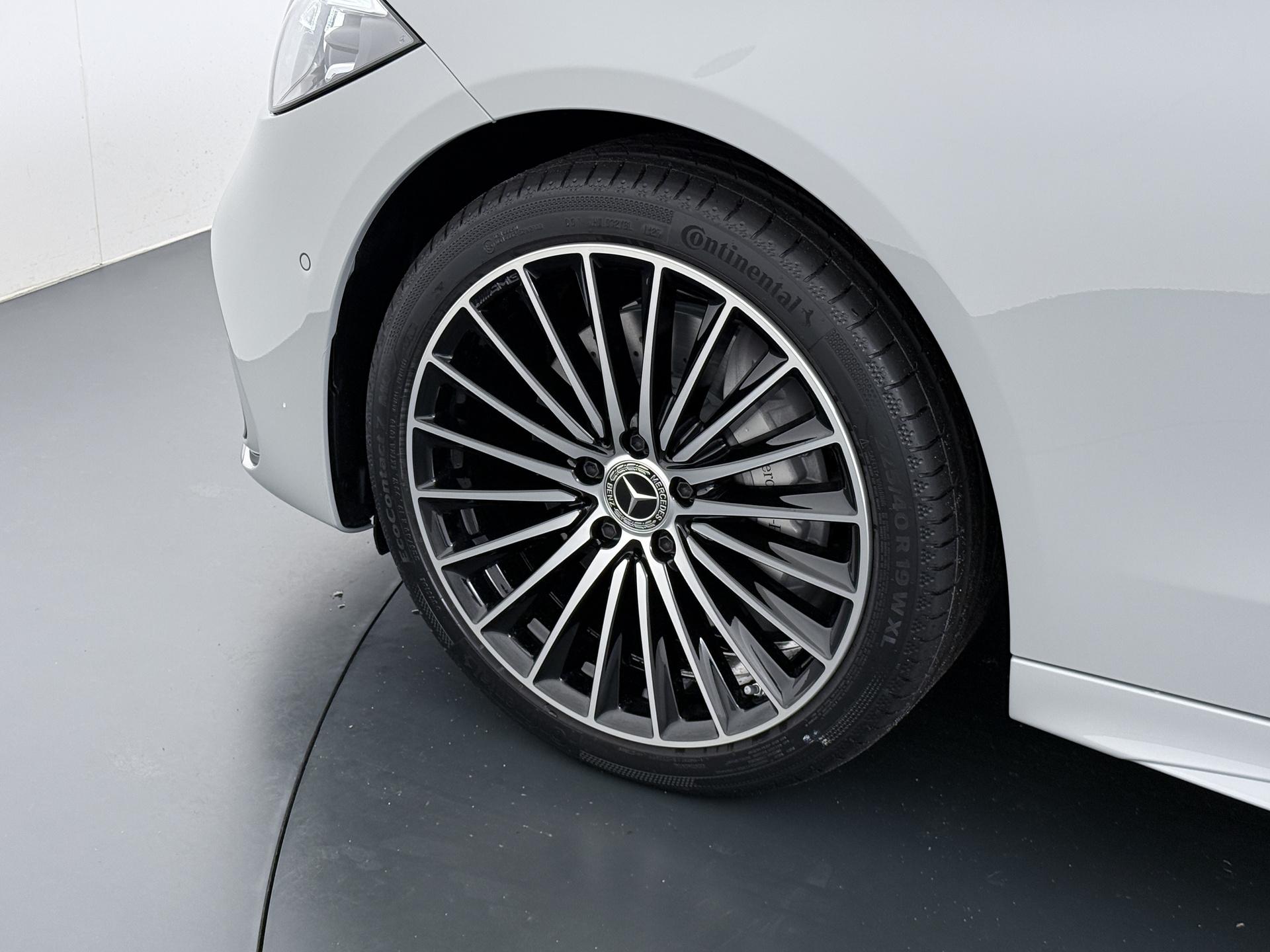 Mercedes-Benz C-Klasse 300 e Business Solution AMG 16