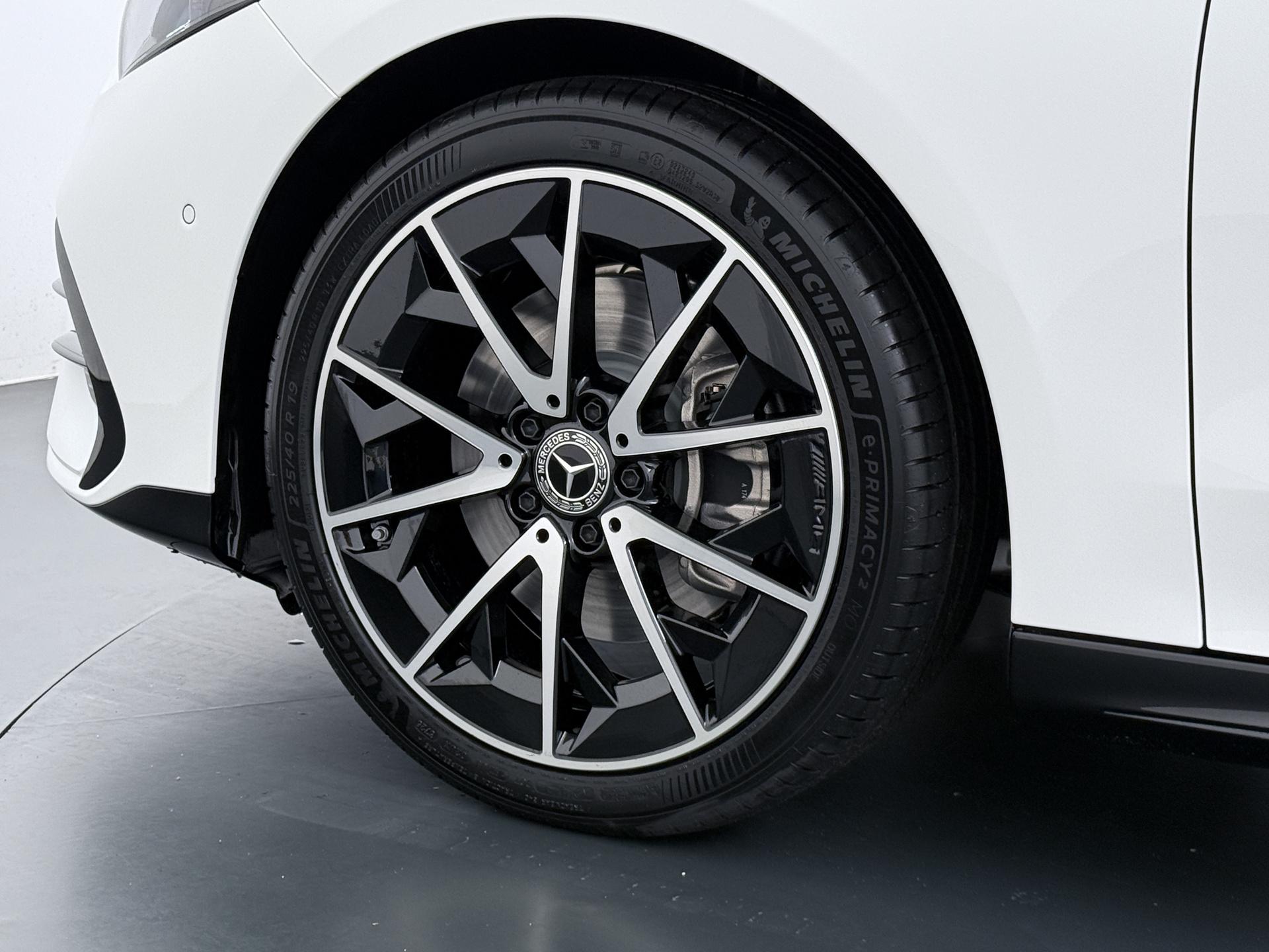 Mercedes-Benz CLA-Klasse 250+ Launch Edition 85 kWh Accu 13