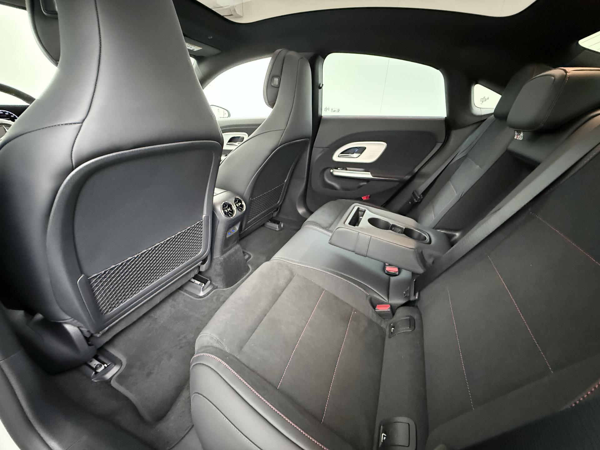 Mercedes-Benz CLA-Klasse 250+ Launch Edition 85 kWh Accu 22