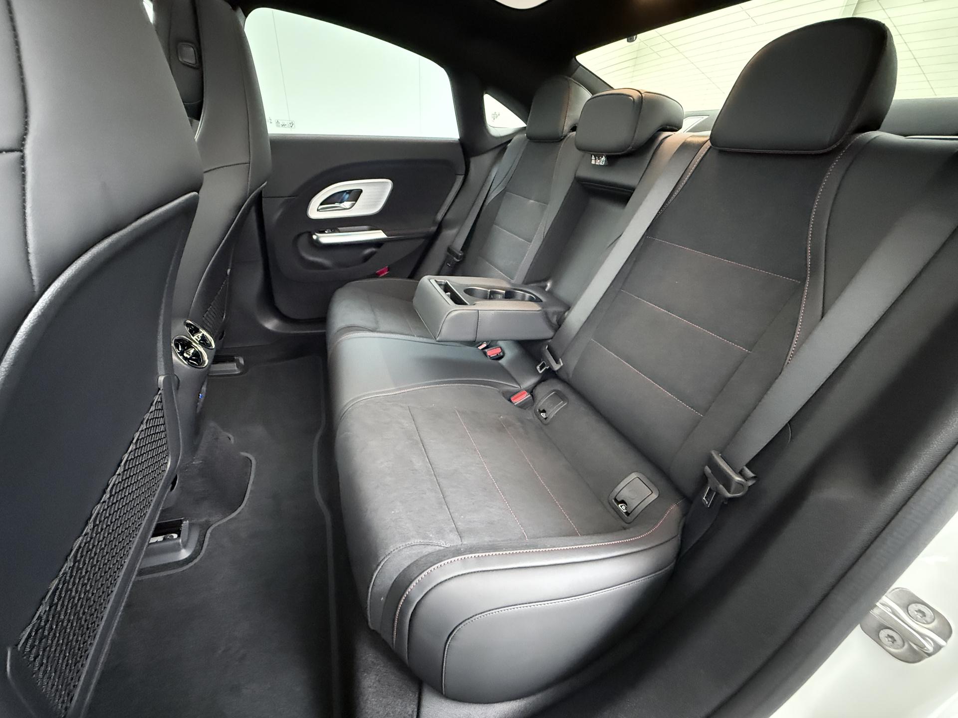 Mercedes-Benz CLA-Klasse 250+ Launch Edition 85 kWh Accu 23