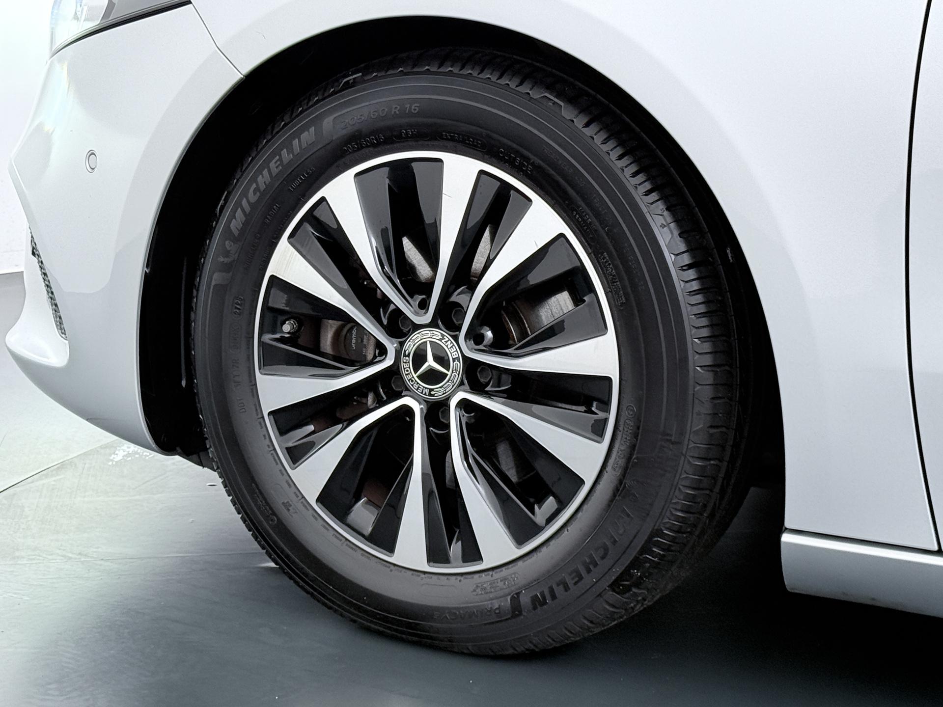 Mercedes-Benz A-Klasse 180 Advantage Style 17