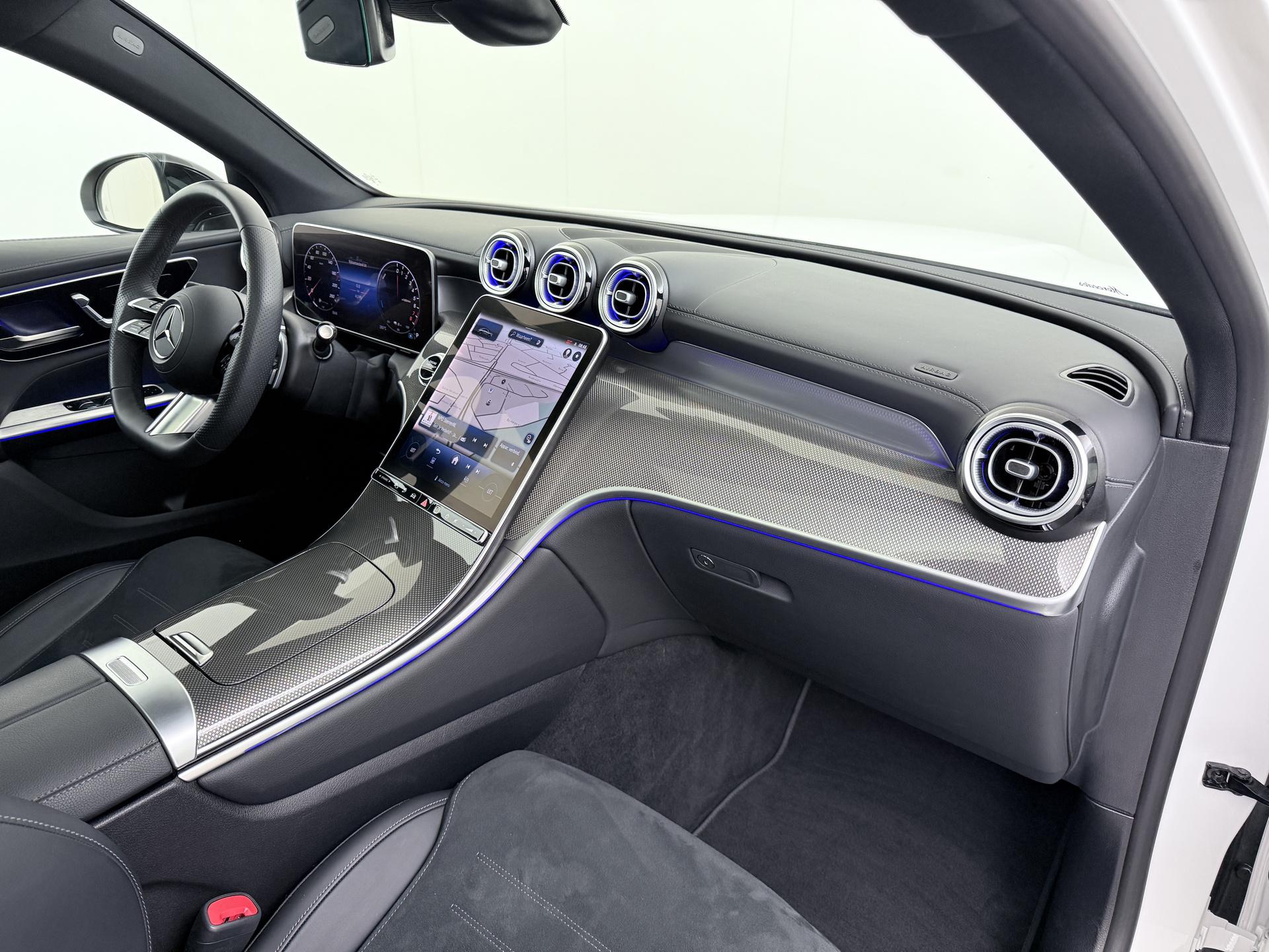 Mercedes-Benz GLC Coupé 300e 4MATIC AMG Line 12