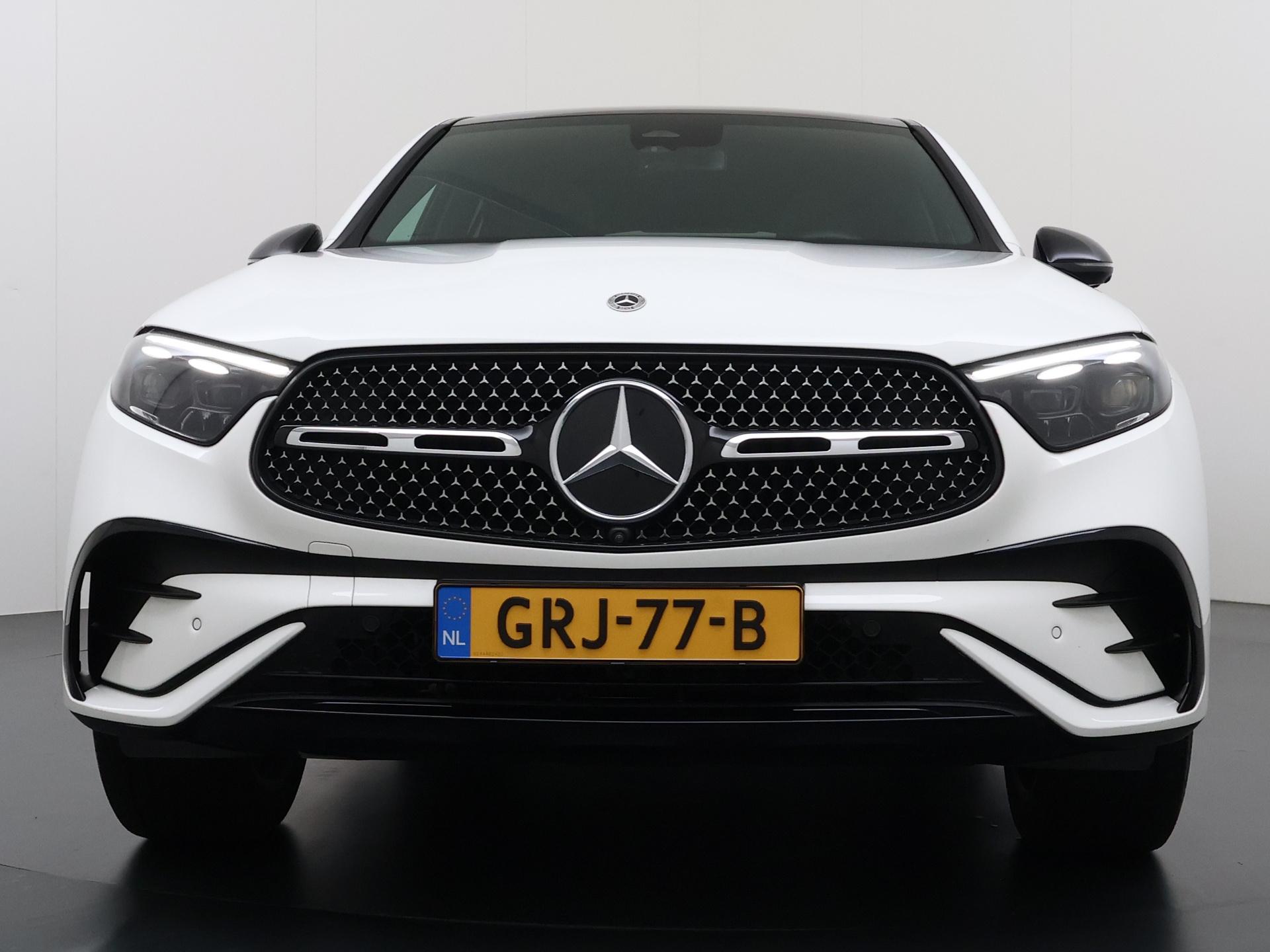 Mercedes-Benz GLC Coupé 300e 4MATIC AMG Line 13