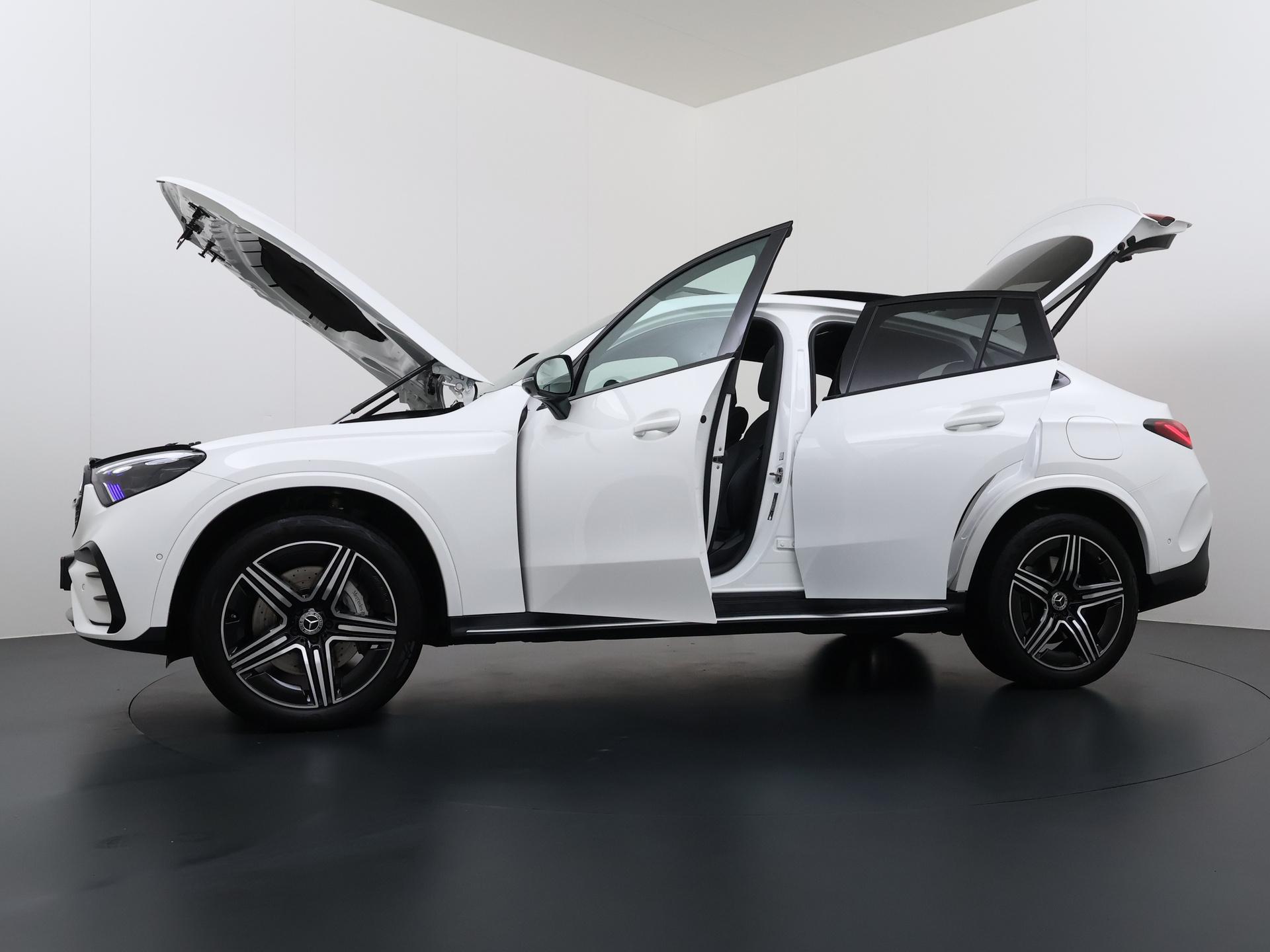 Mercedes-Benz GLC Coupé 300e 4MATIC AMG Line 16