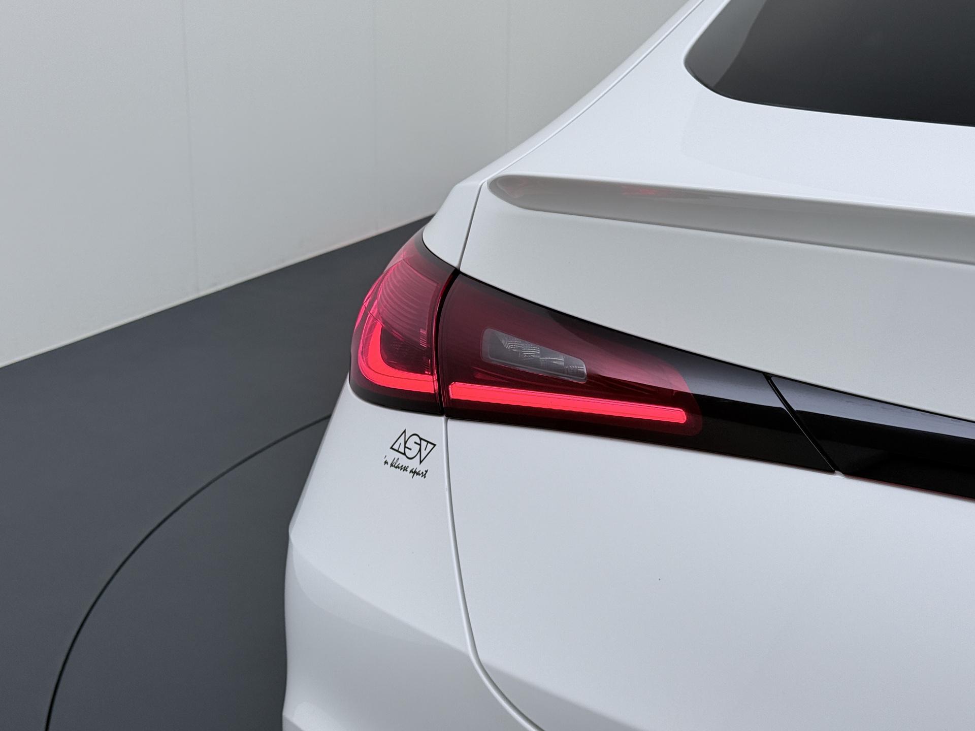 Mercedes-Benz GLC Coupé 300e 4MATIC AMG Line 17