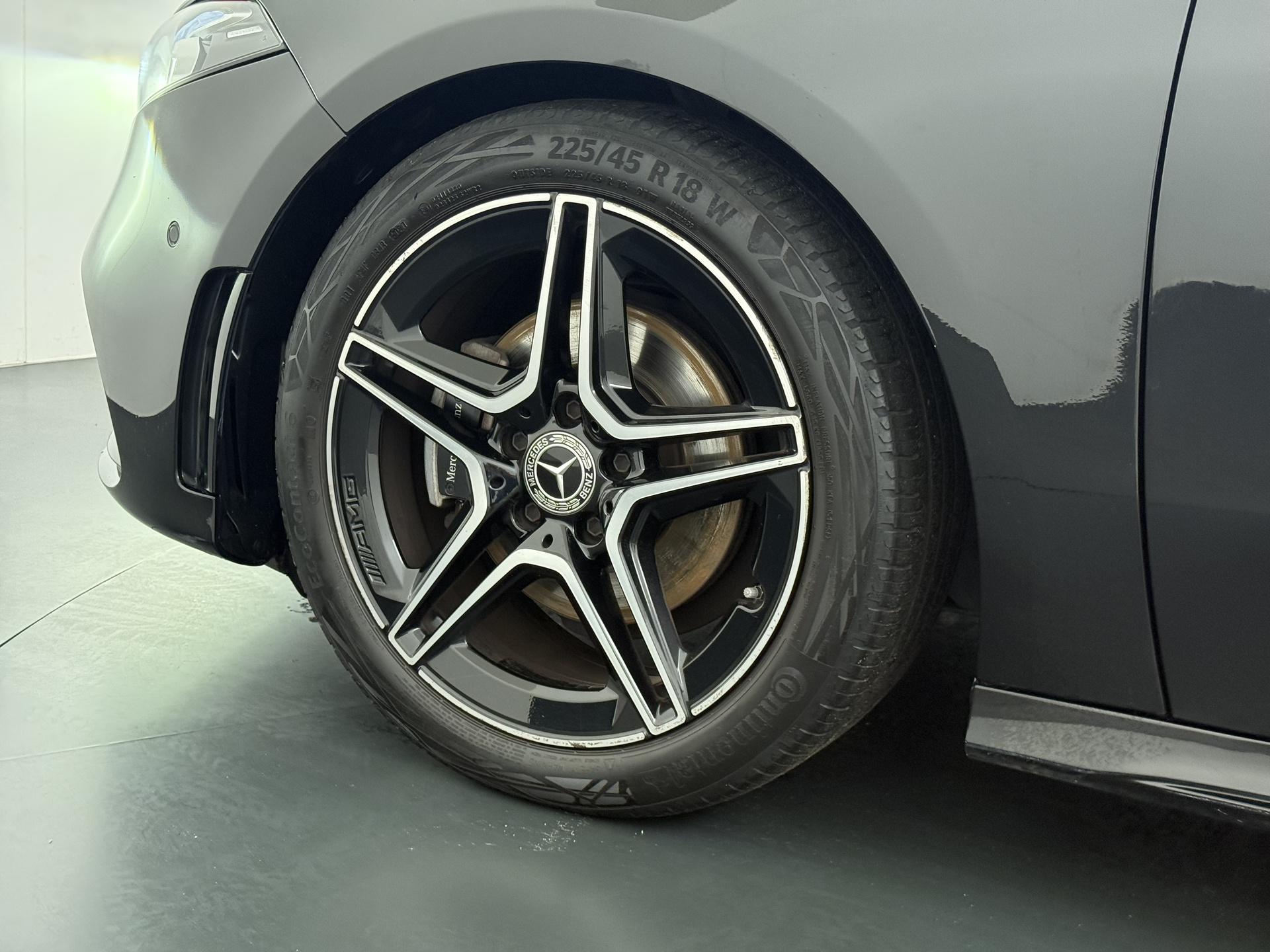 Mercedes-Benz A-Klasse 160 Business Solution AMG 13