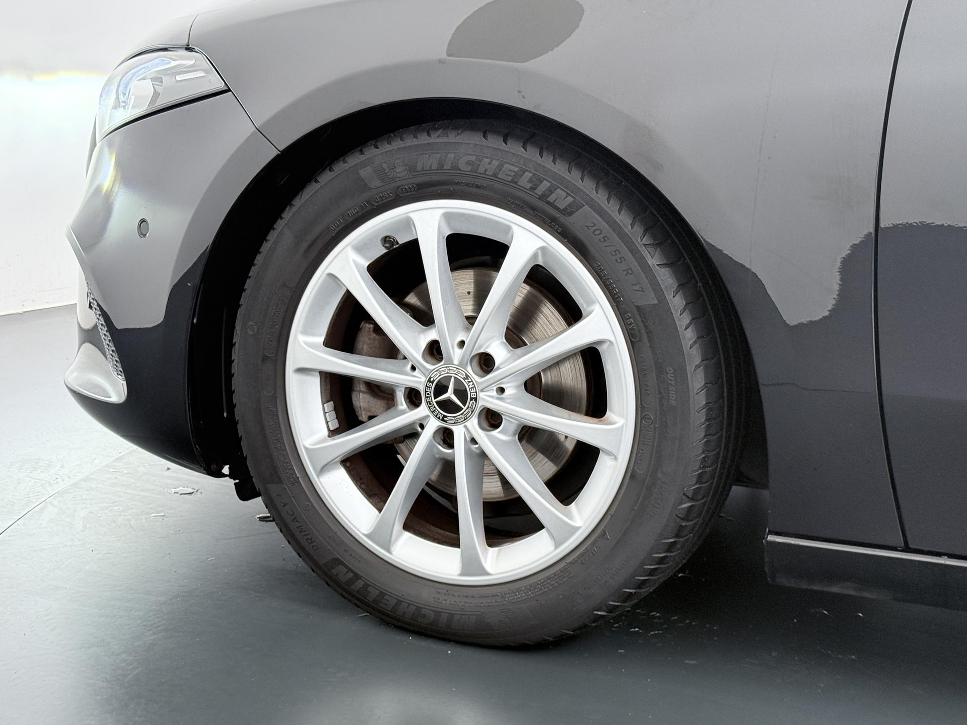 Mercedes-Benz A-Klasse 180 d Business Solution 13