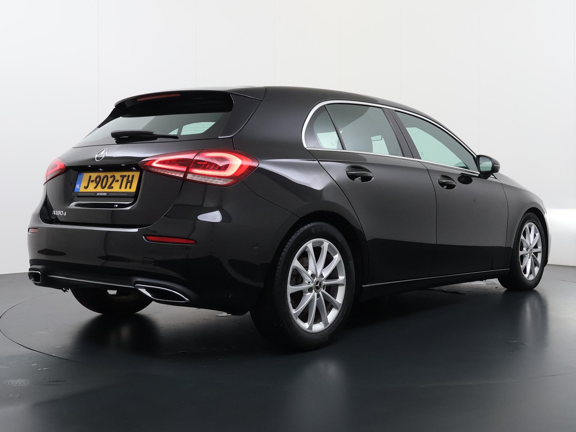 Mercedes-Benz A-Klasse 180 d Business Solution 2