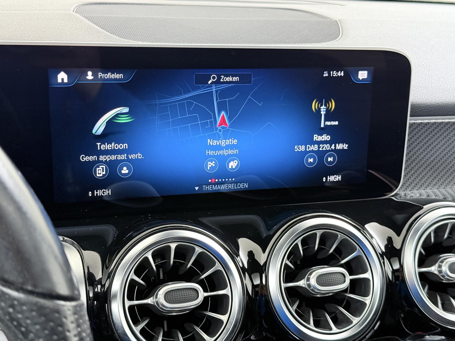 Mercedes-Benz GLB 200 AMG-line 7-pers. Business Solution 39