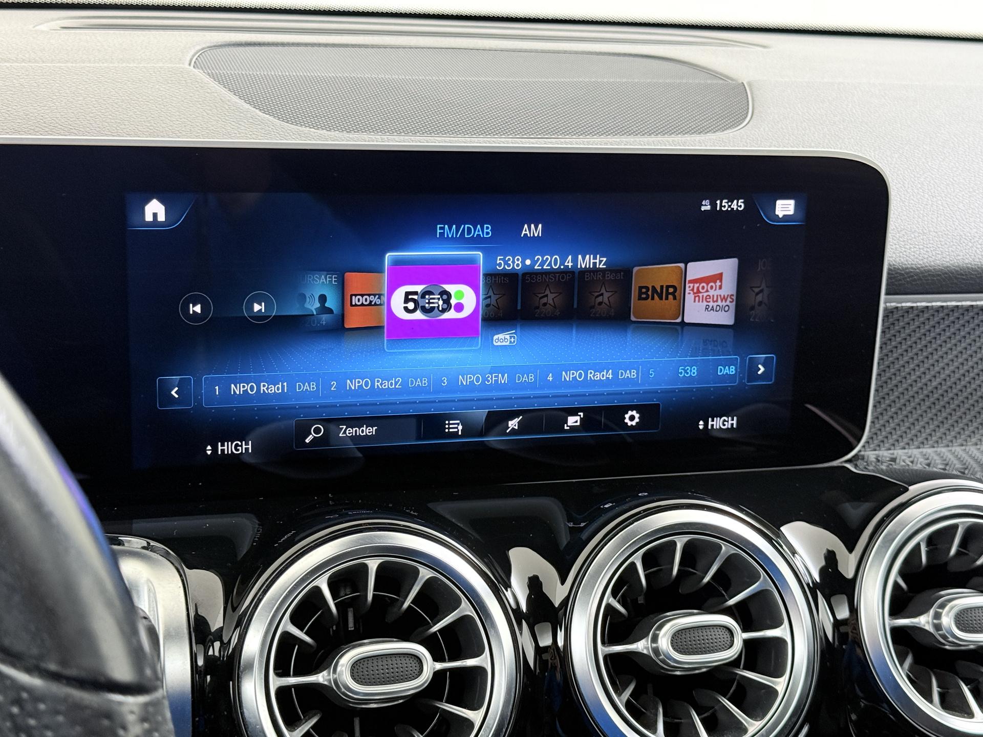 Mercedes-Benz GLB 200 AMG-line 7-pers. Business Solution 44