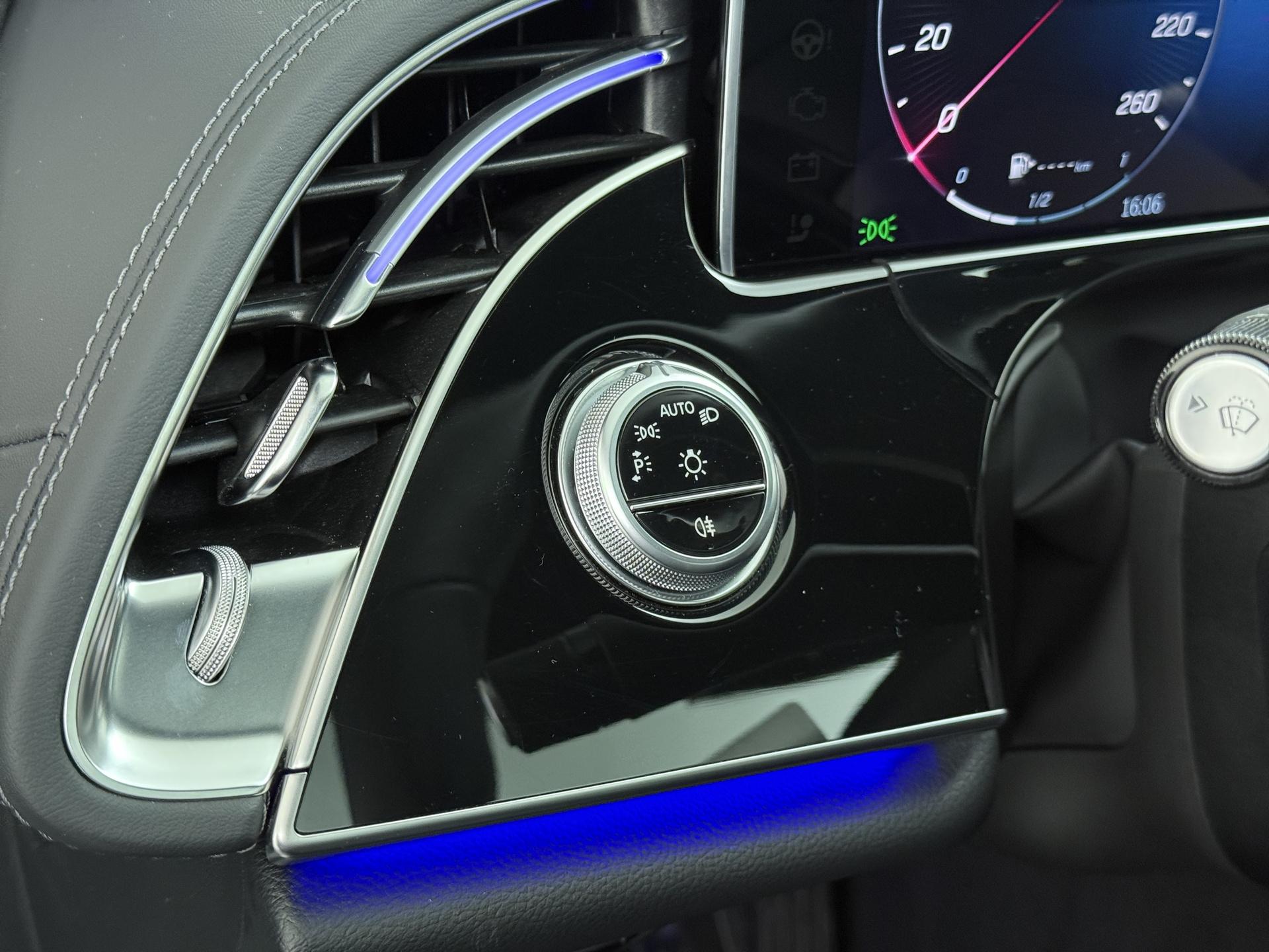 Mercedes-Benz E-Klasse All-Terrain 300 de 4MATIC All-Terrain 32