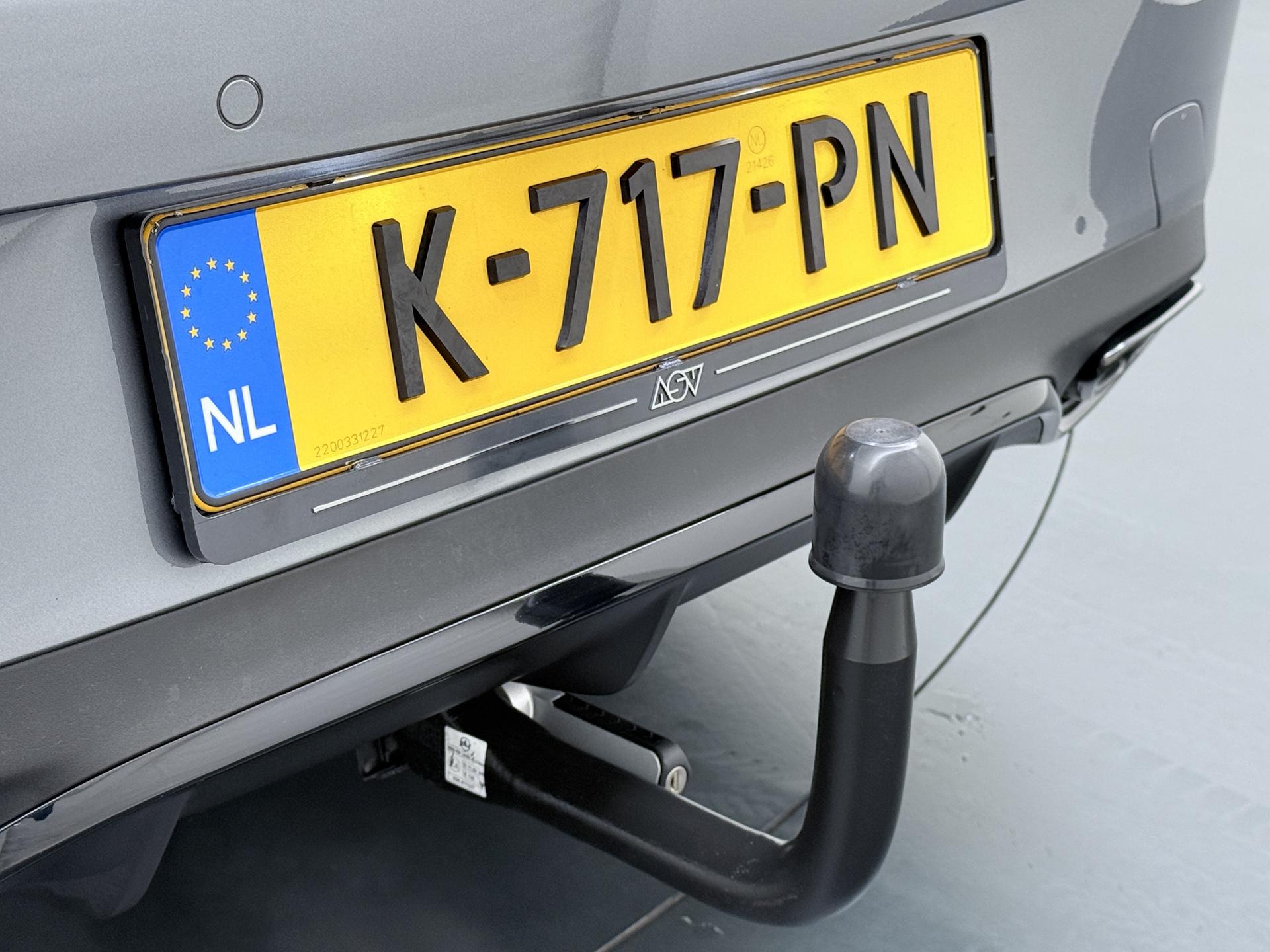 Mercedes-Benz E-Klasse Cabrio 200 AMG-Line 12