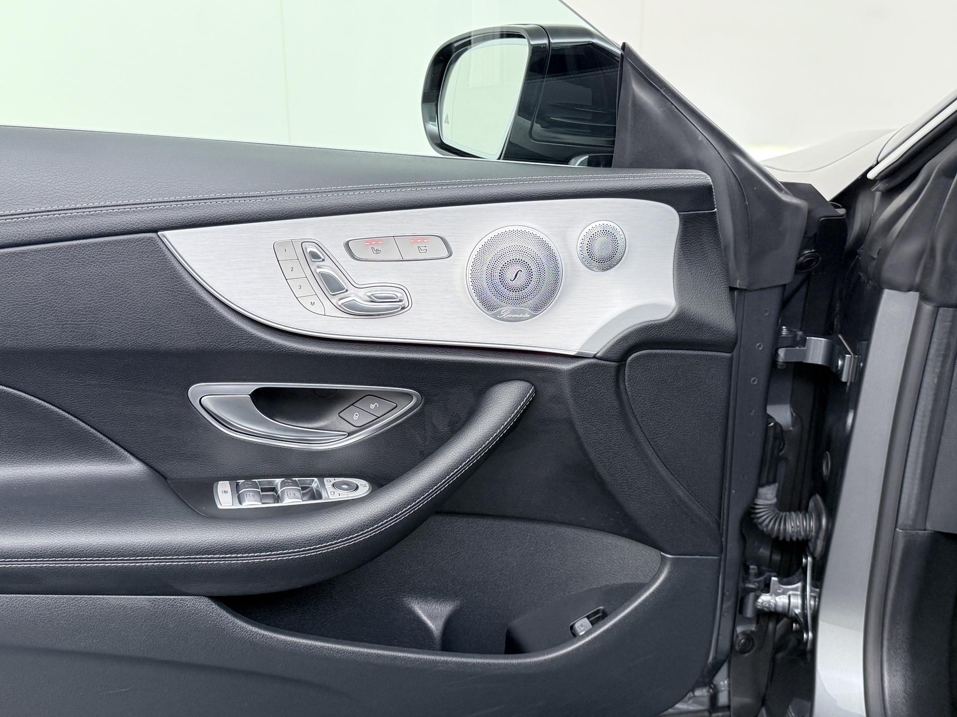 Mercedes-Benz E-Klasse Cabrio 200 AMG-Line 18