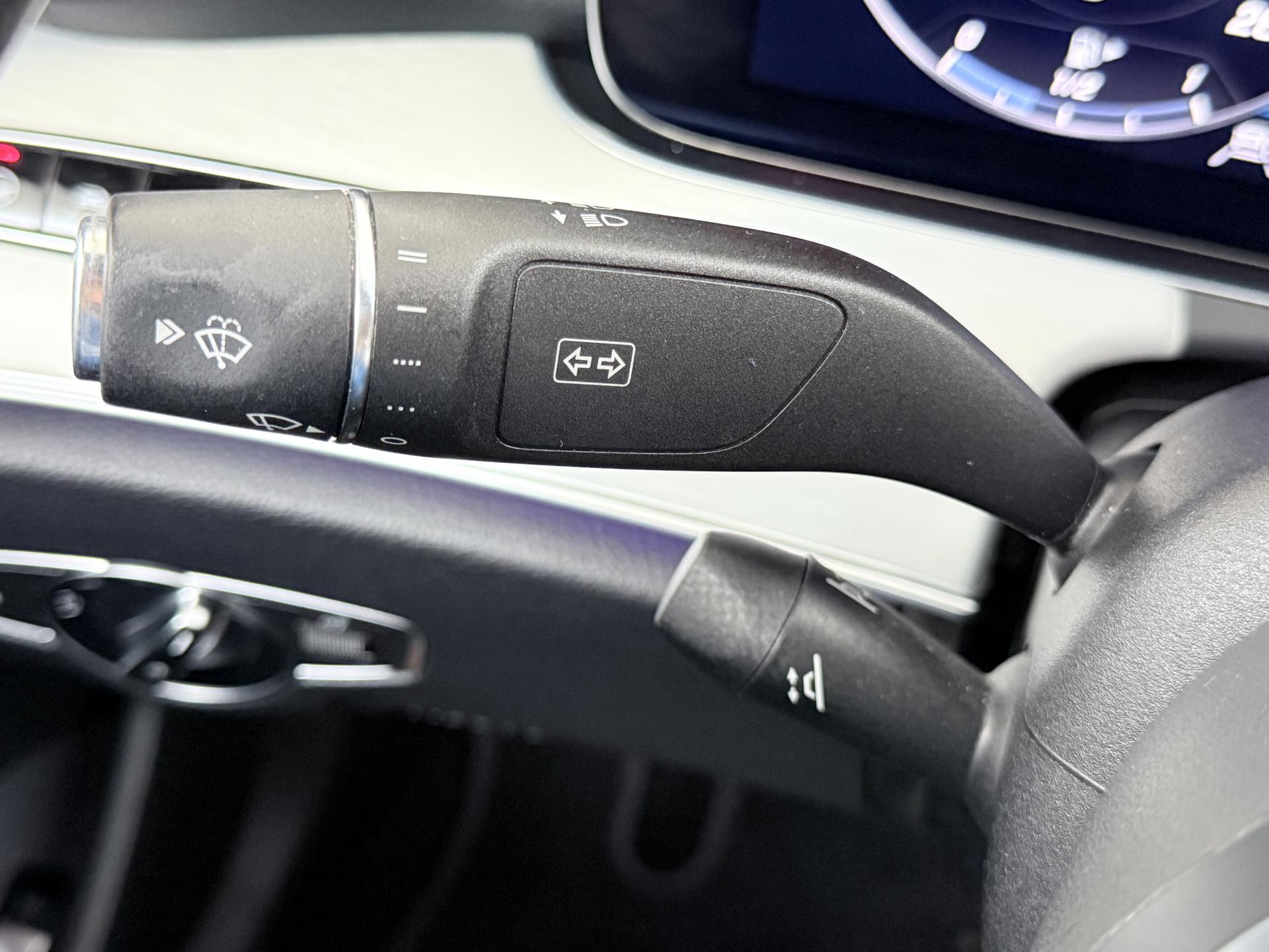 Mercedes-Benz E-Klasse Cabrio 200 AMG-Line 29