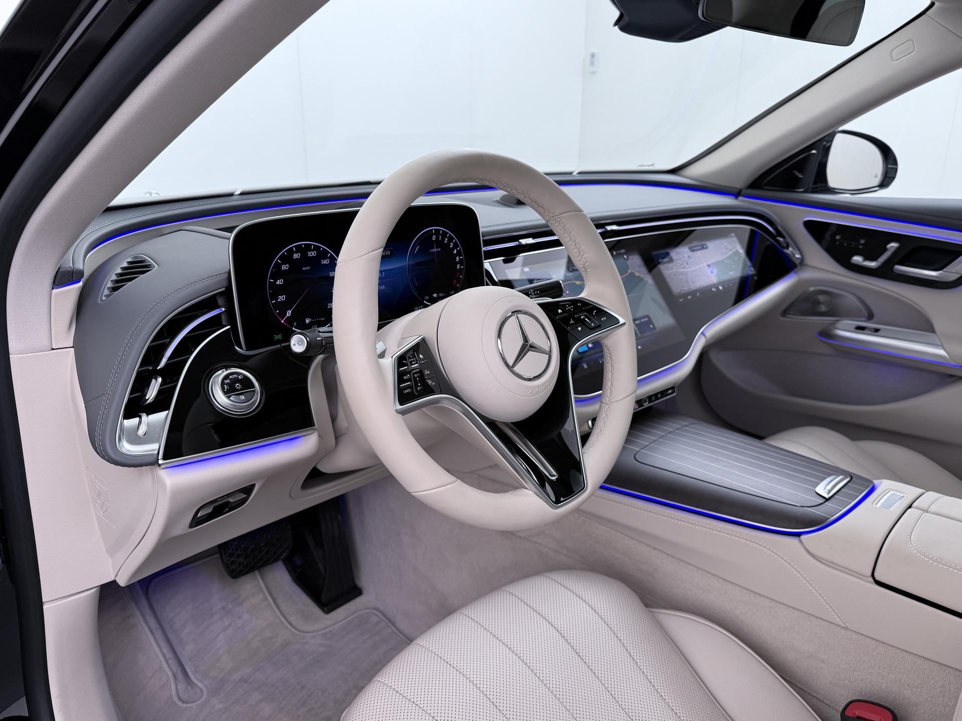 Mercedes-Benz E-Klasse 400 e 4MATIC Exclusive Line 1