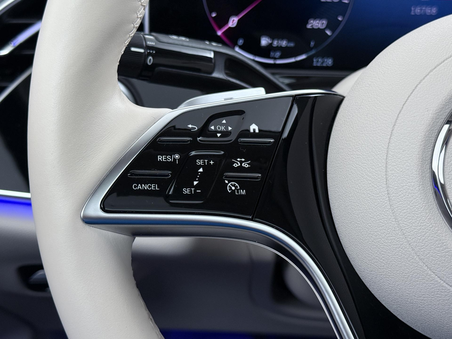 Mercedes-Benz E-Klasse 400 e 4MATIC Exclusive Line 35