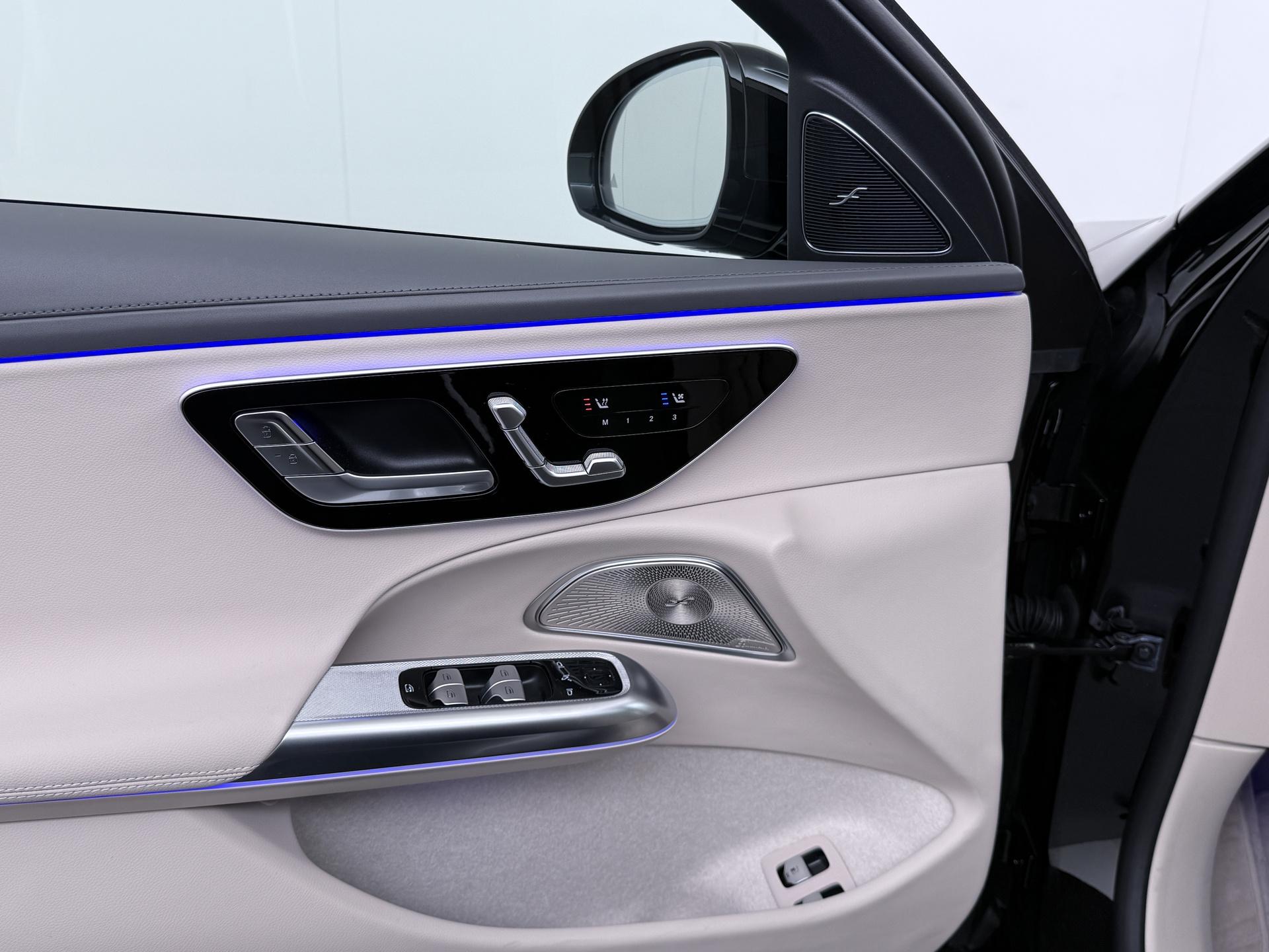 Mercedes-Benz E-Klasse 400 e 4MATIC Exclusive Line 7