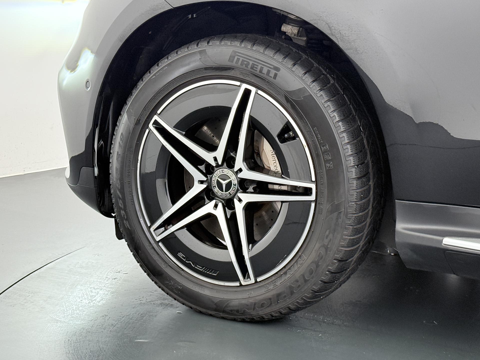 Mercedes-Benz EQC 400 4MATIC Premium Plus 80 kWh Accu 19