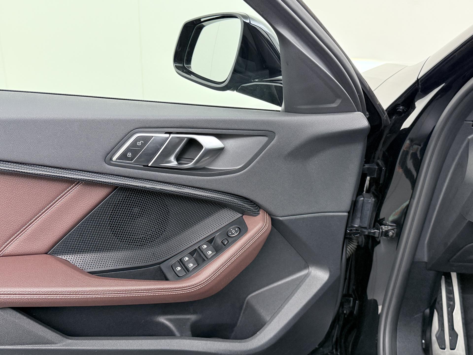 BMW 1-serie 118i High Executive Edition 10