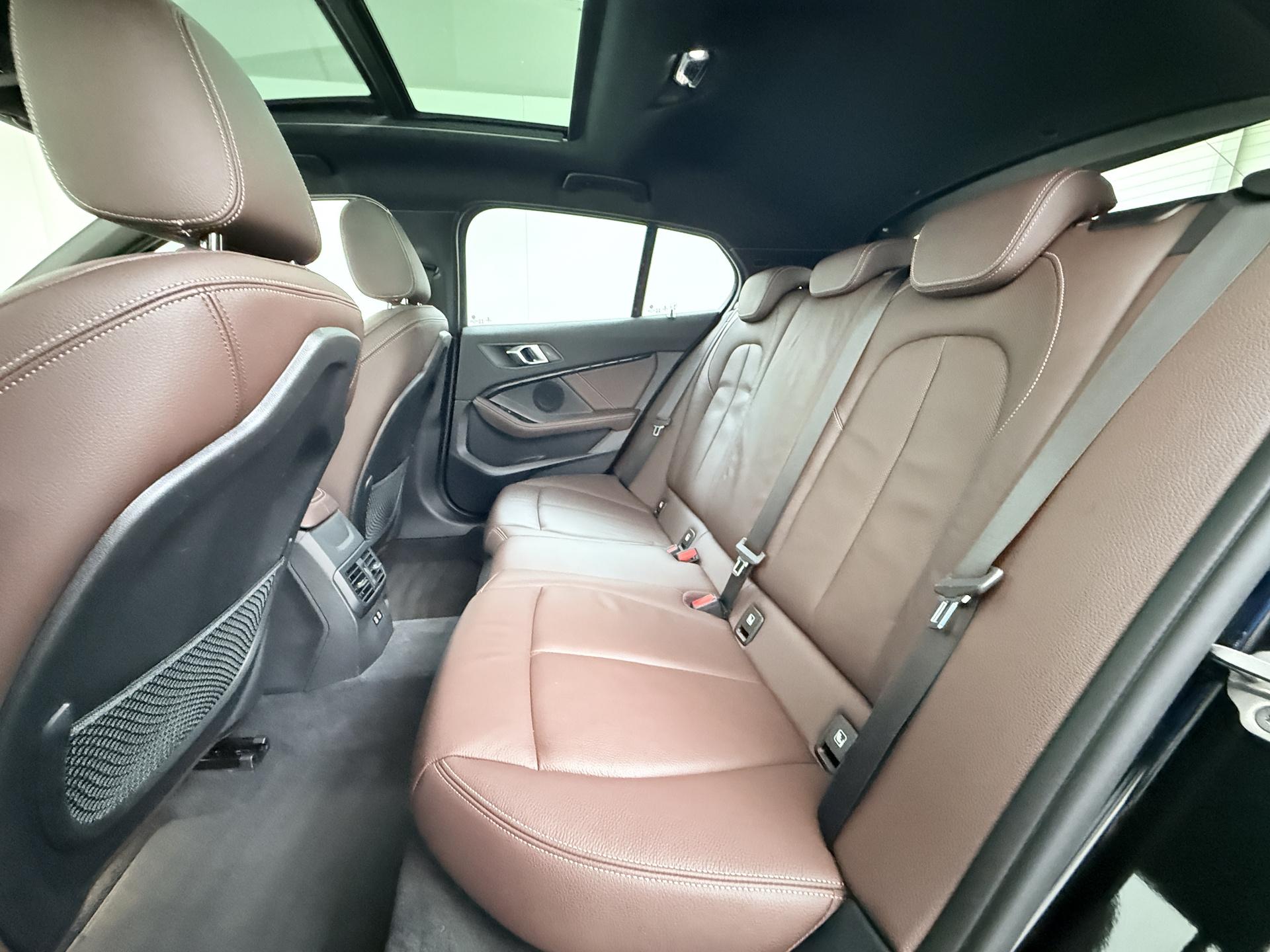 BMW 1-serie 118i High Executive Edition 16