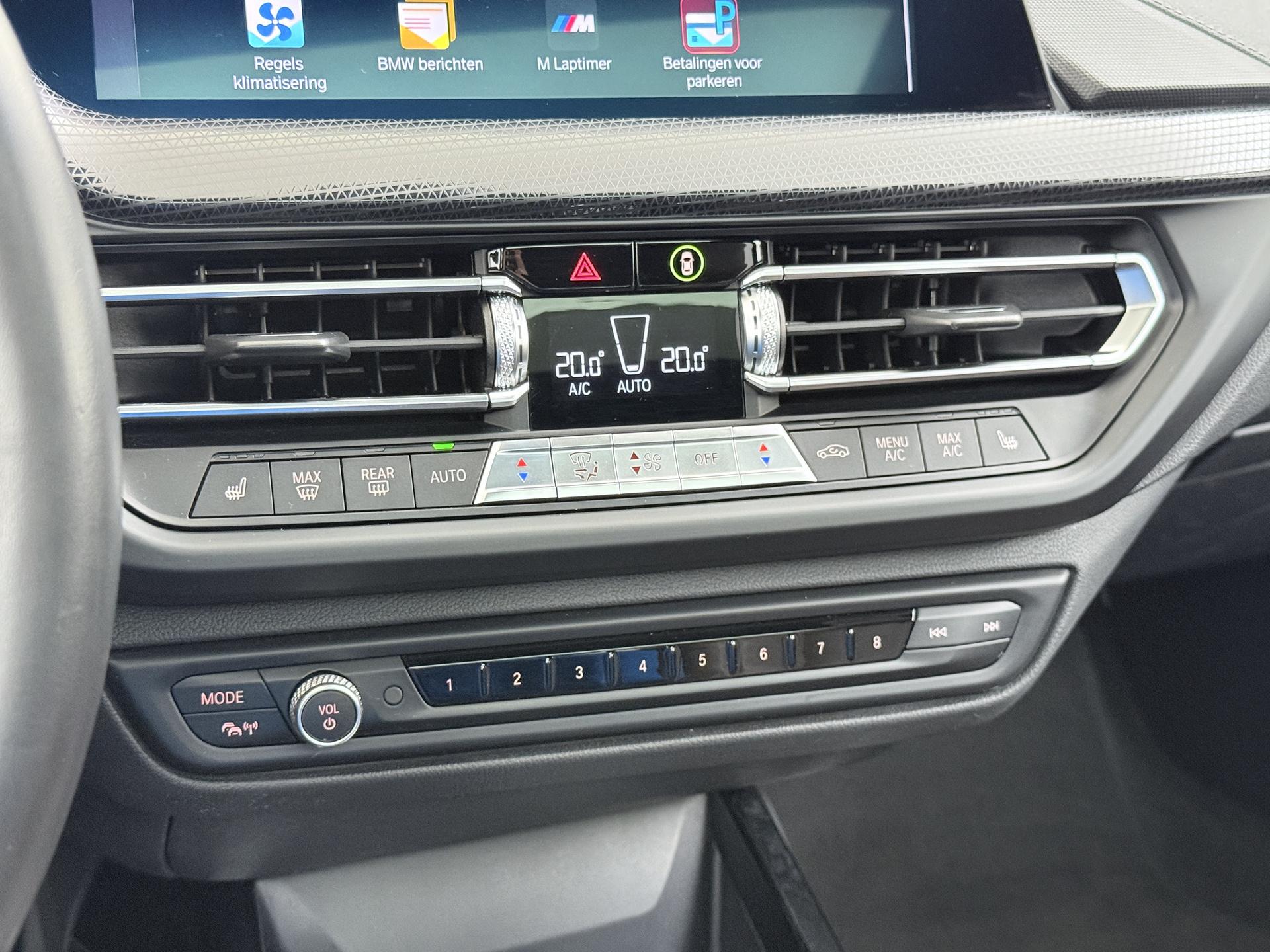 BMW 1-serie 118i High Executive Edition 31