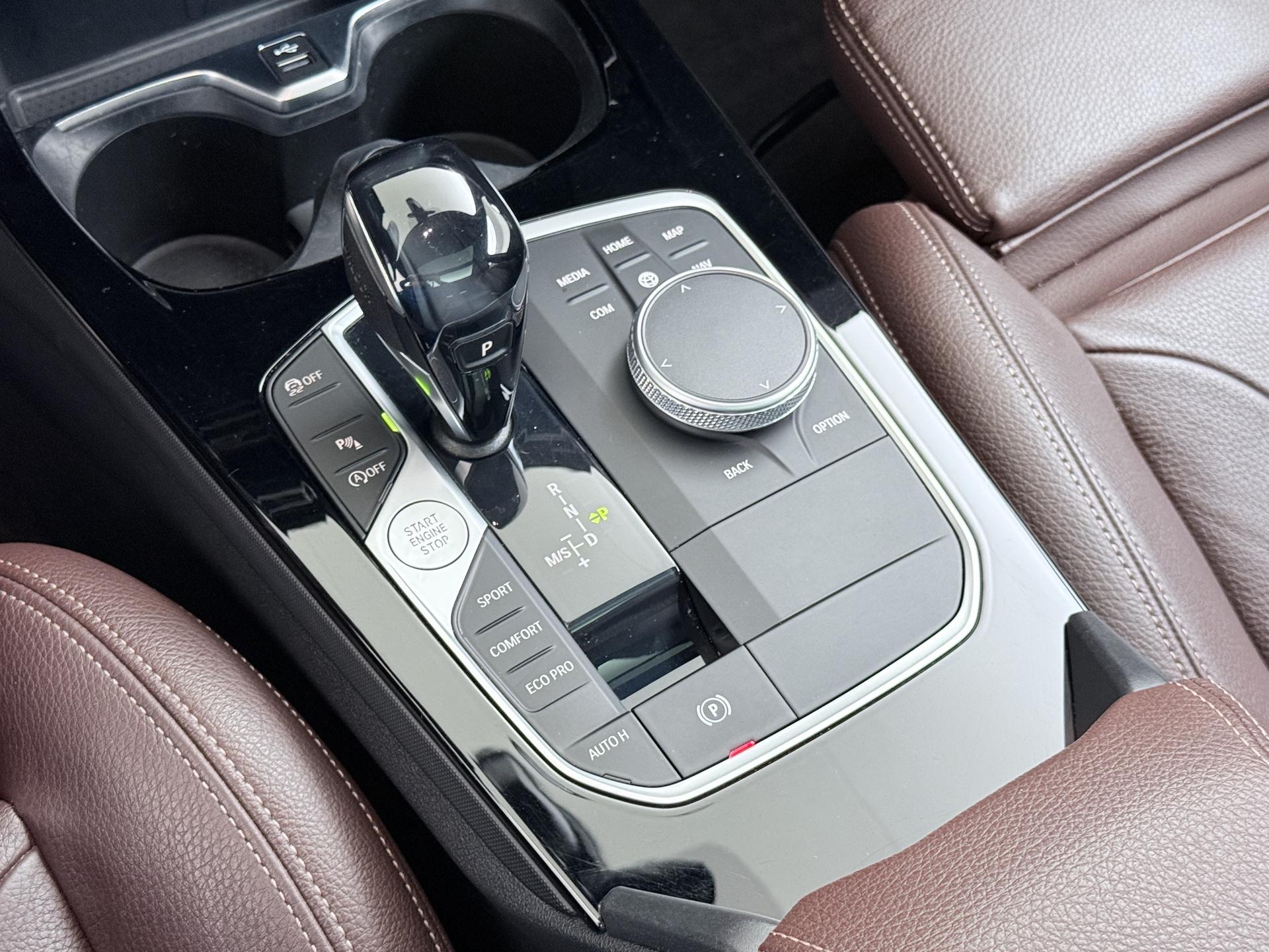 BMW 1-serie 118i High Executive Edition 32