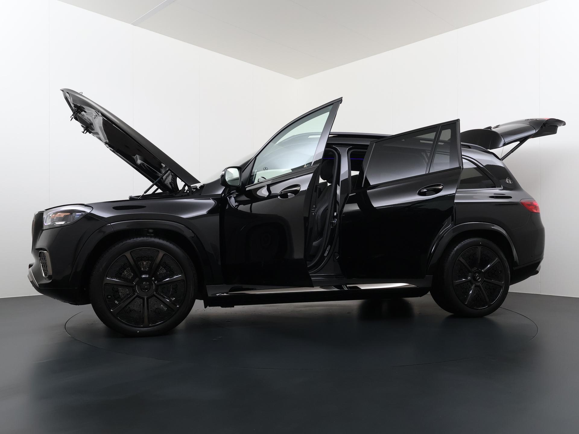 Mercedes-Benz GLS Maybach 600 4MATIC 17