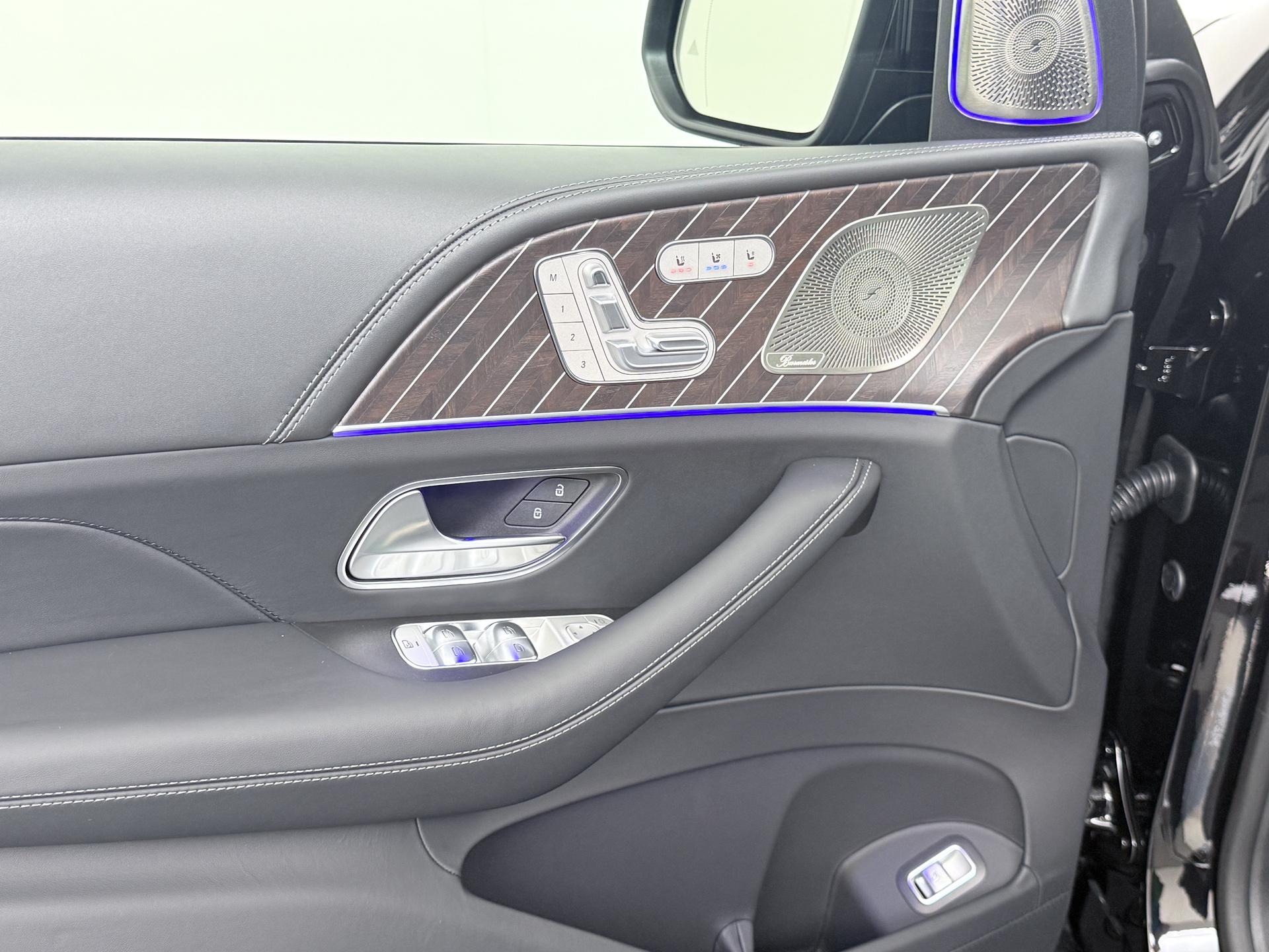 Mercedes-Benz GLS Maybach 600 4MATIC 25