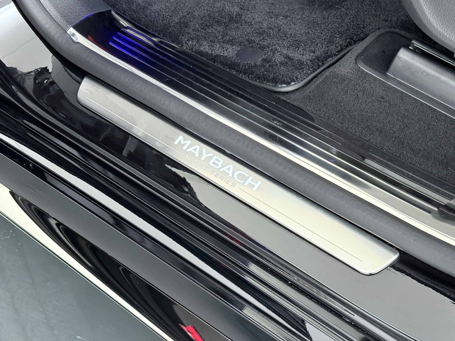 Mercedes-Benz GLS Maybach 600 4MATIC 26