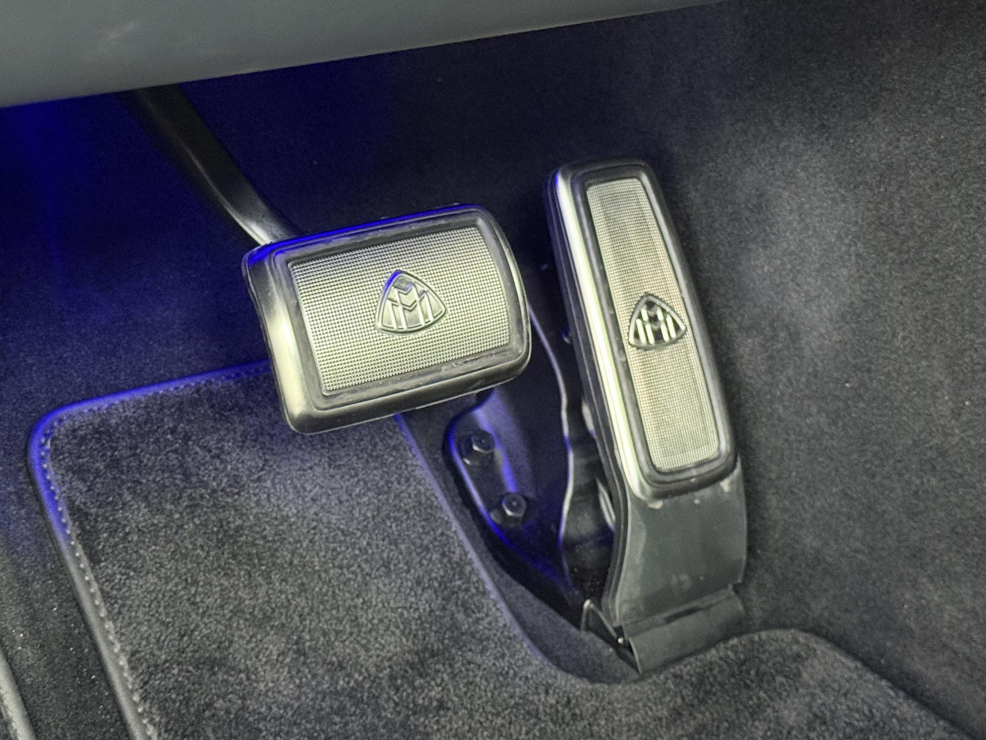 Mercedes-Benz GLS Maybach 600 4MATIC 28