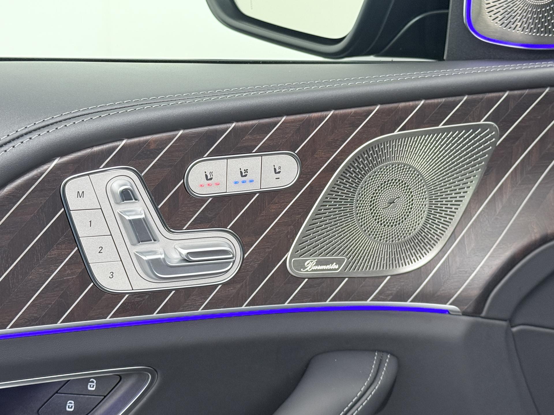 Mercedes-Benz GLS Maybach 600 4MATIC 29