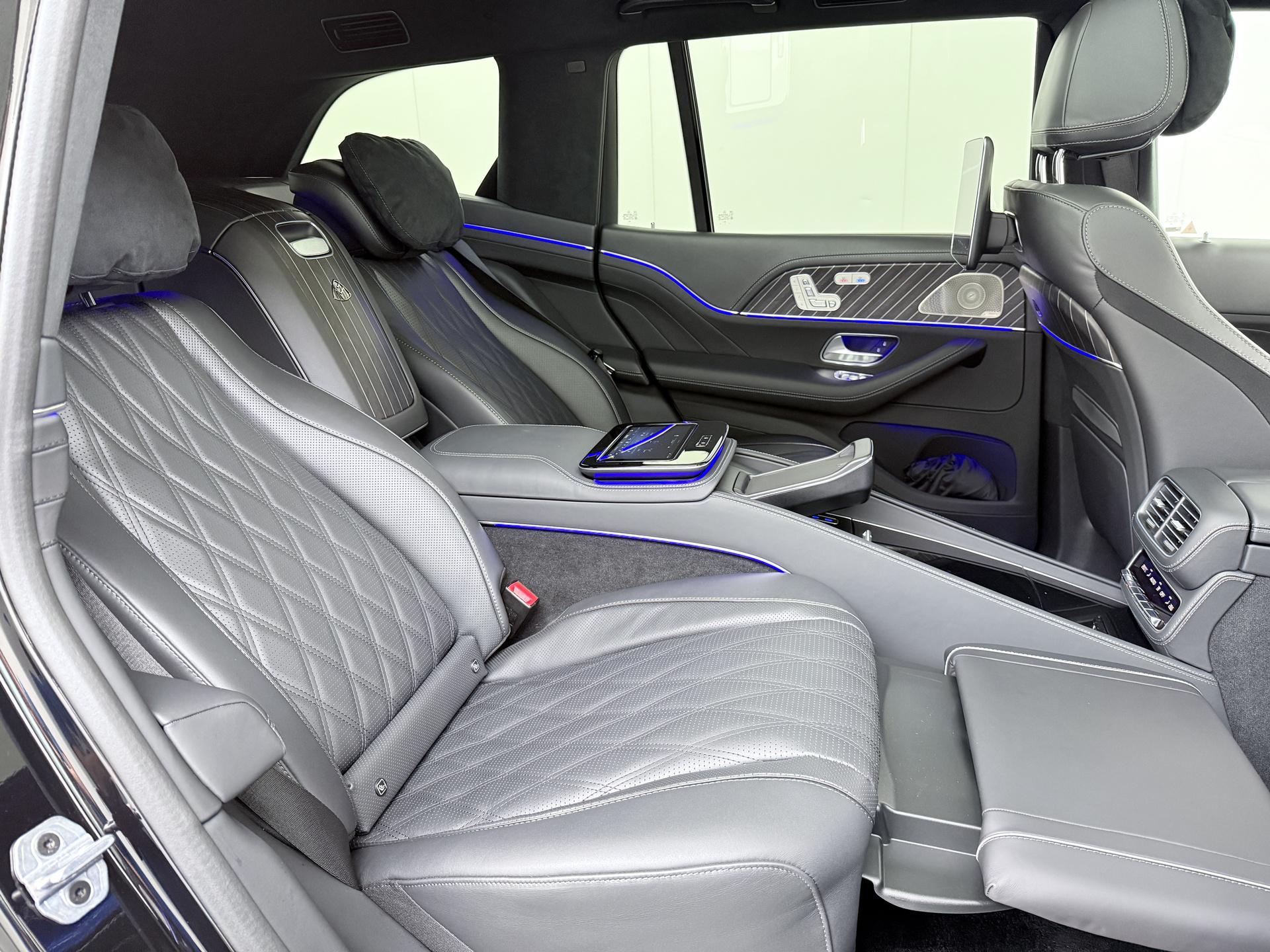 Mercedes-Benz GLS Maybach 600 4MATIC 32