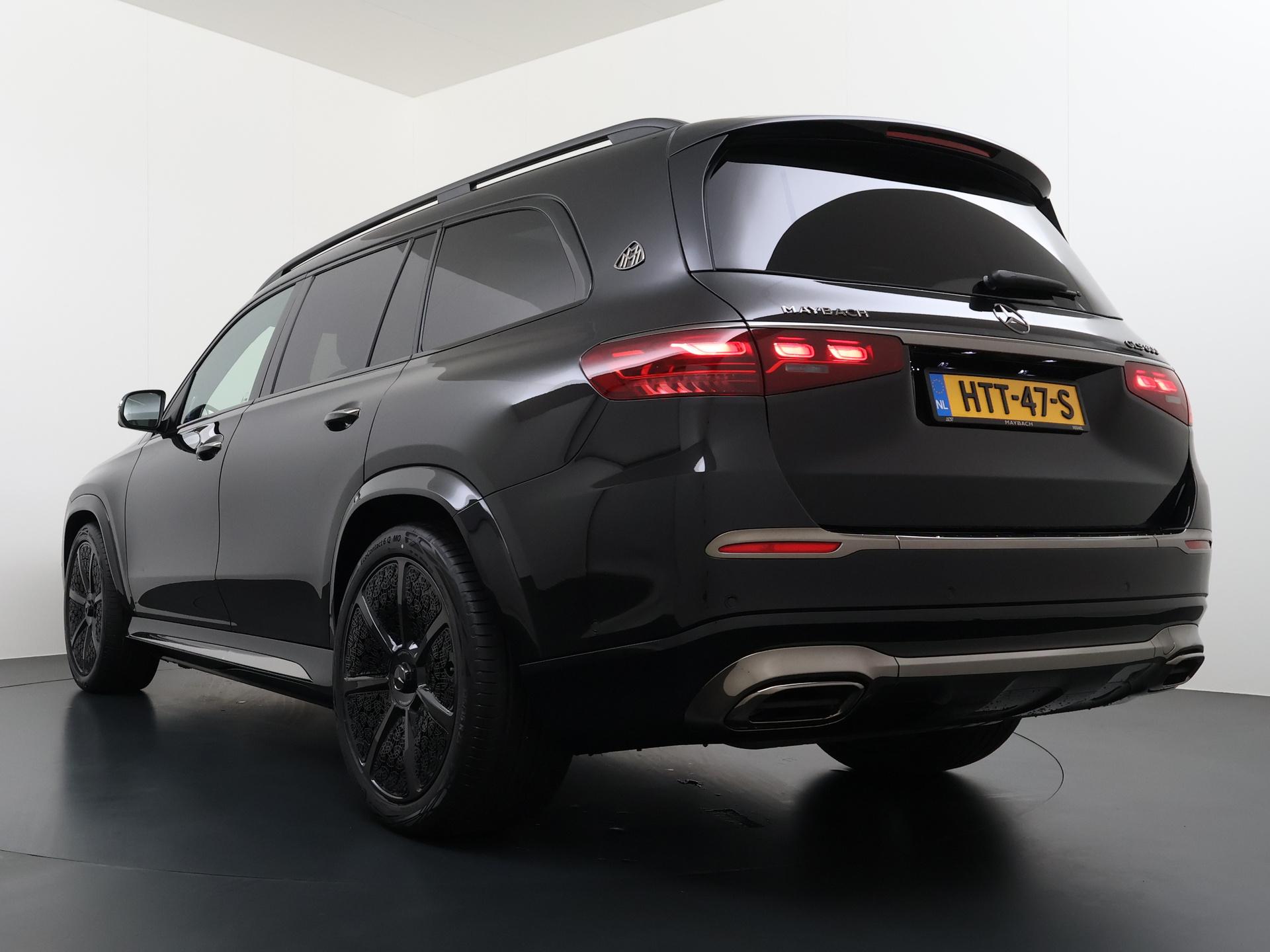 Mercedes-Benz GLS Maybach 600 4MATIC 4