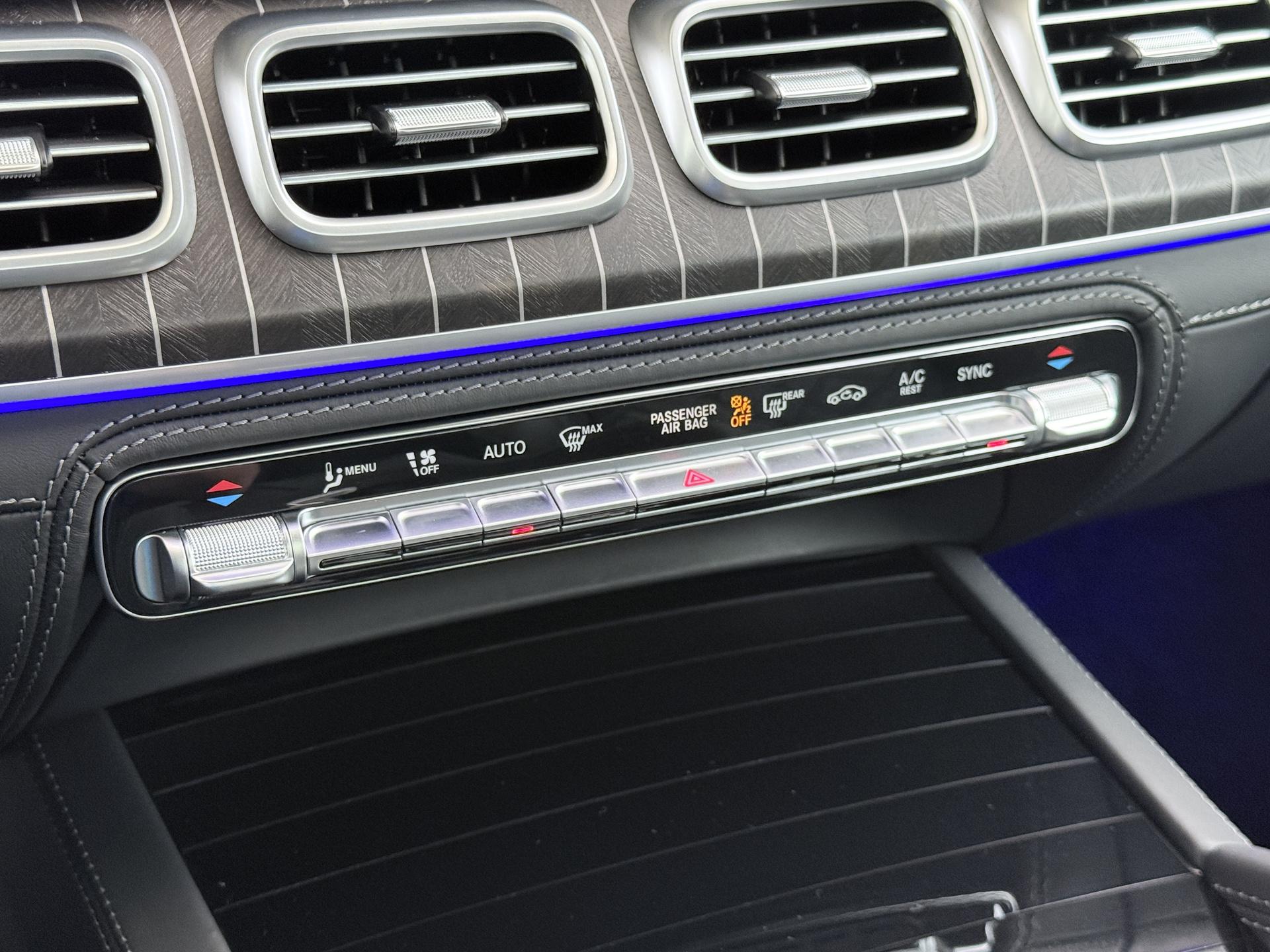 Mercedes-Benz GLS Maybach 600 4MATIC 69