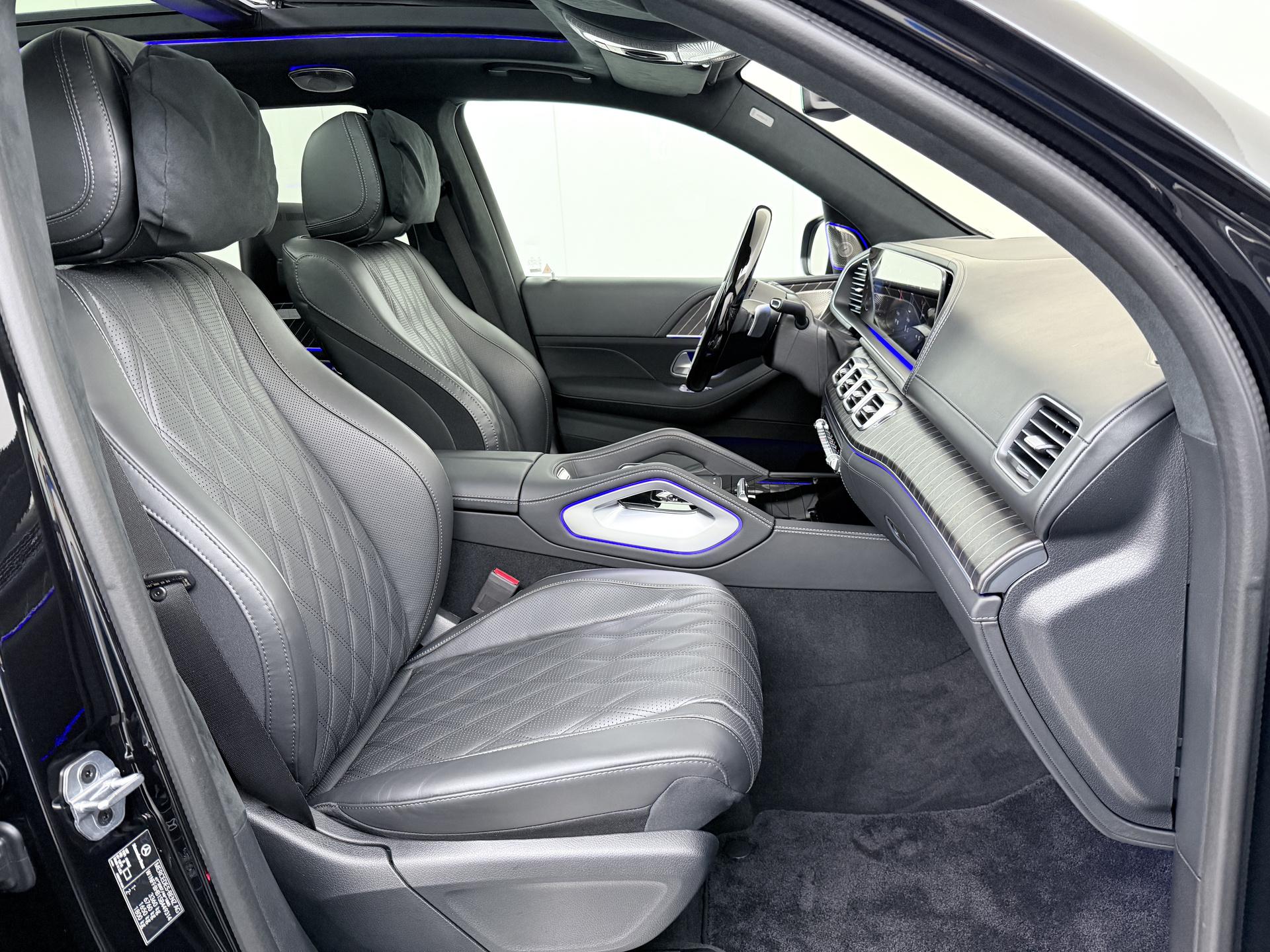 Mercedes-Benz GLS Maybach 600 4MATIC 74