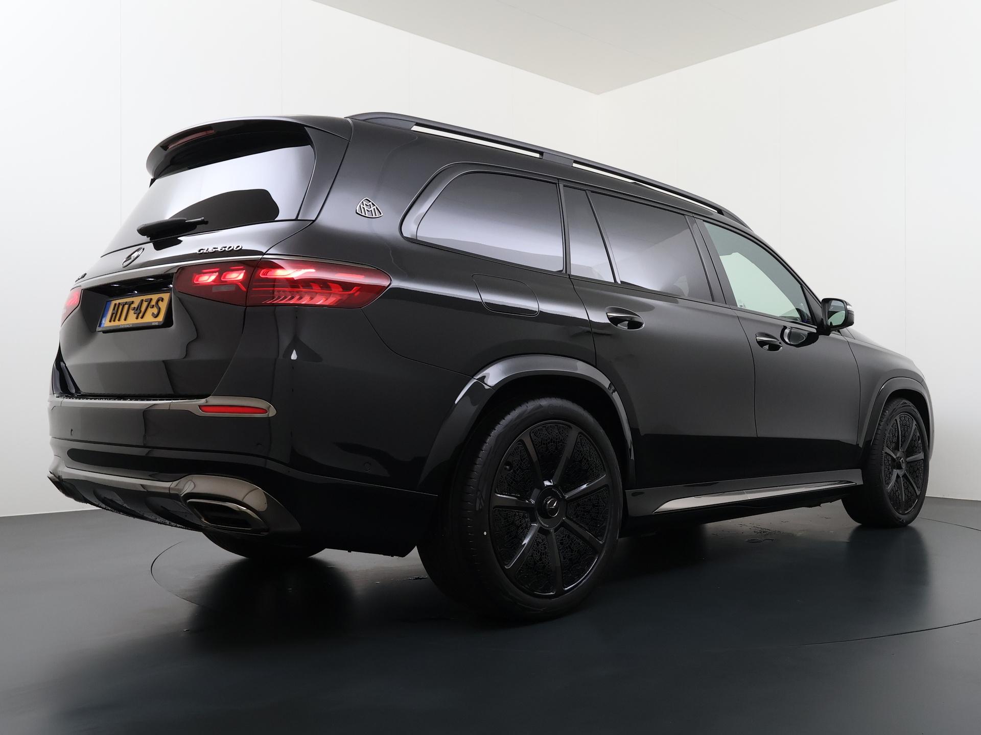 Mercedes-Benz GLS Maybach 600 4MATIC 8