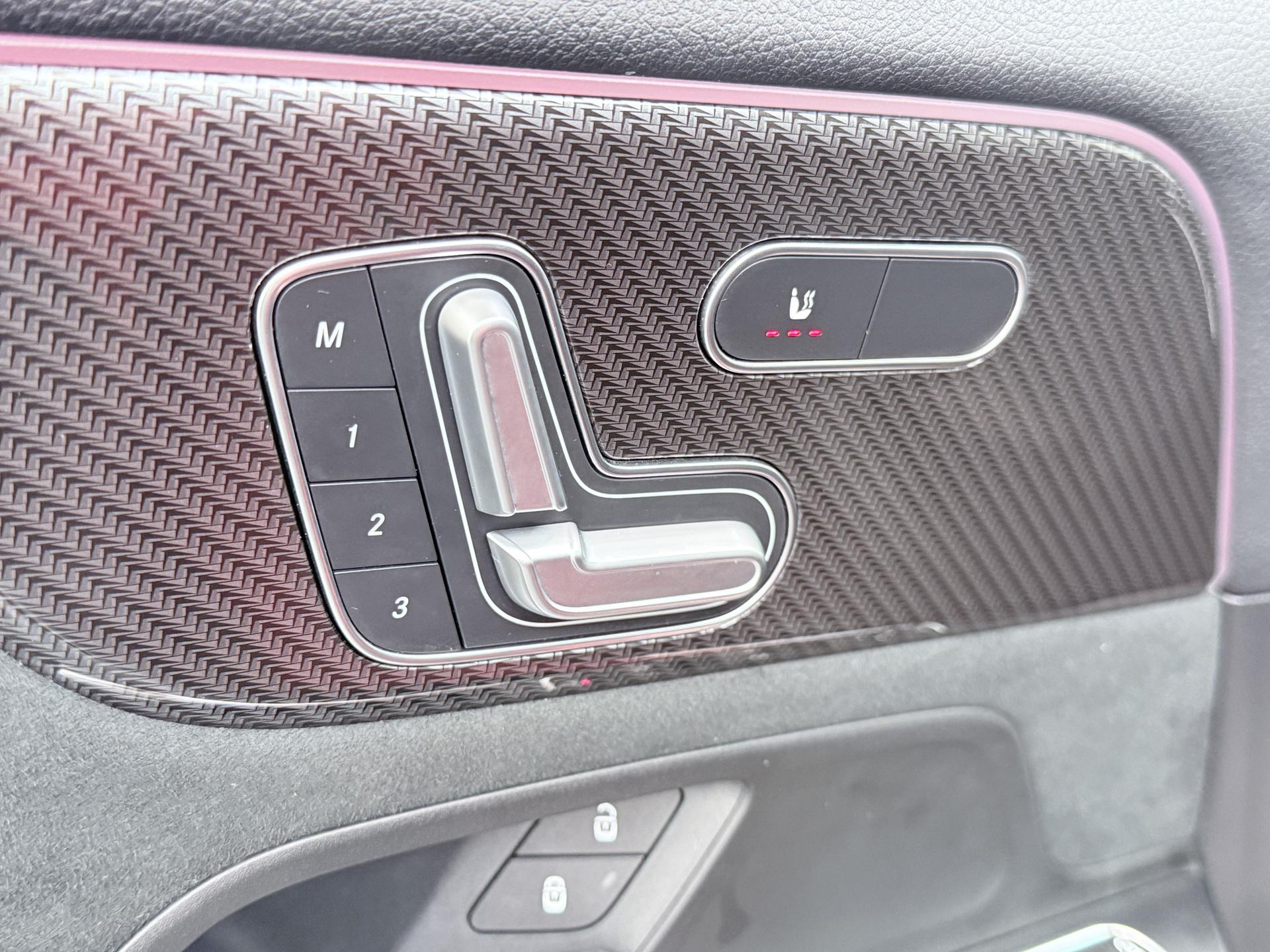 Mercedes-Benz GLA 200 AMG Business Solution 21