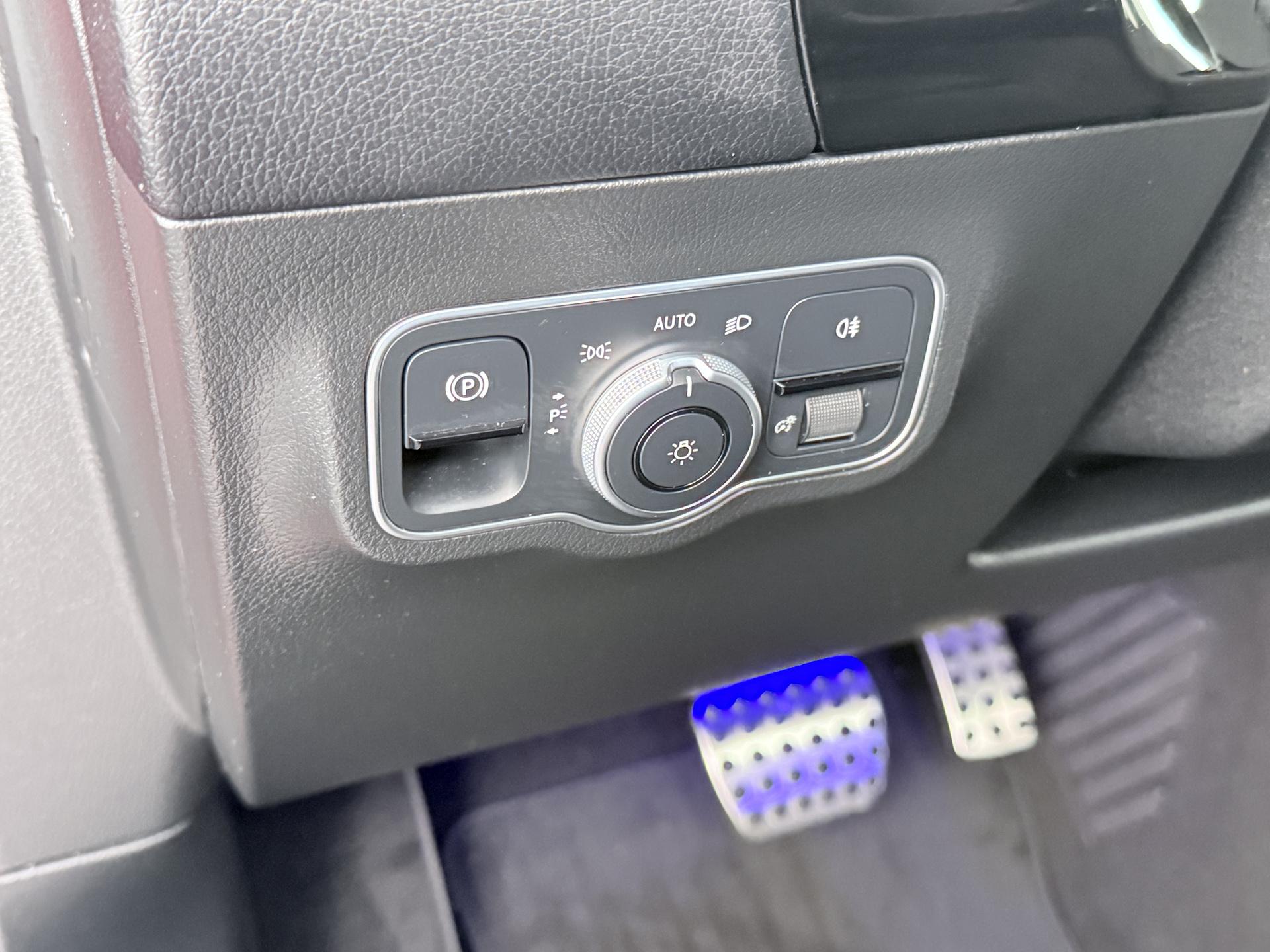 Mercedes-Benz GLA 200 AMG Business Solution 22