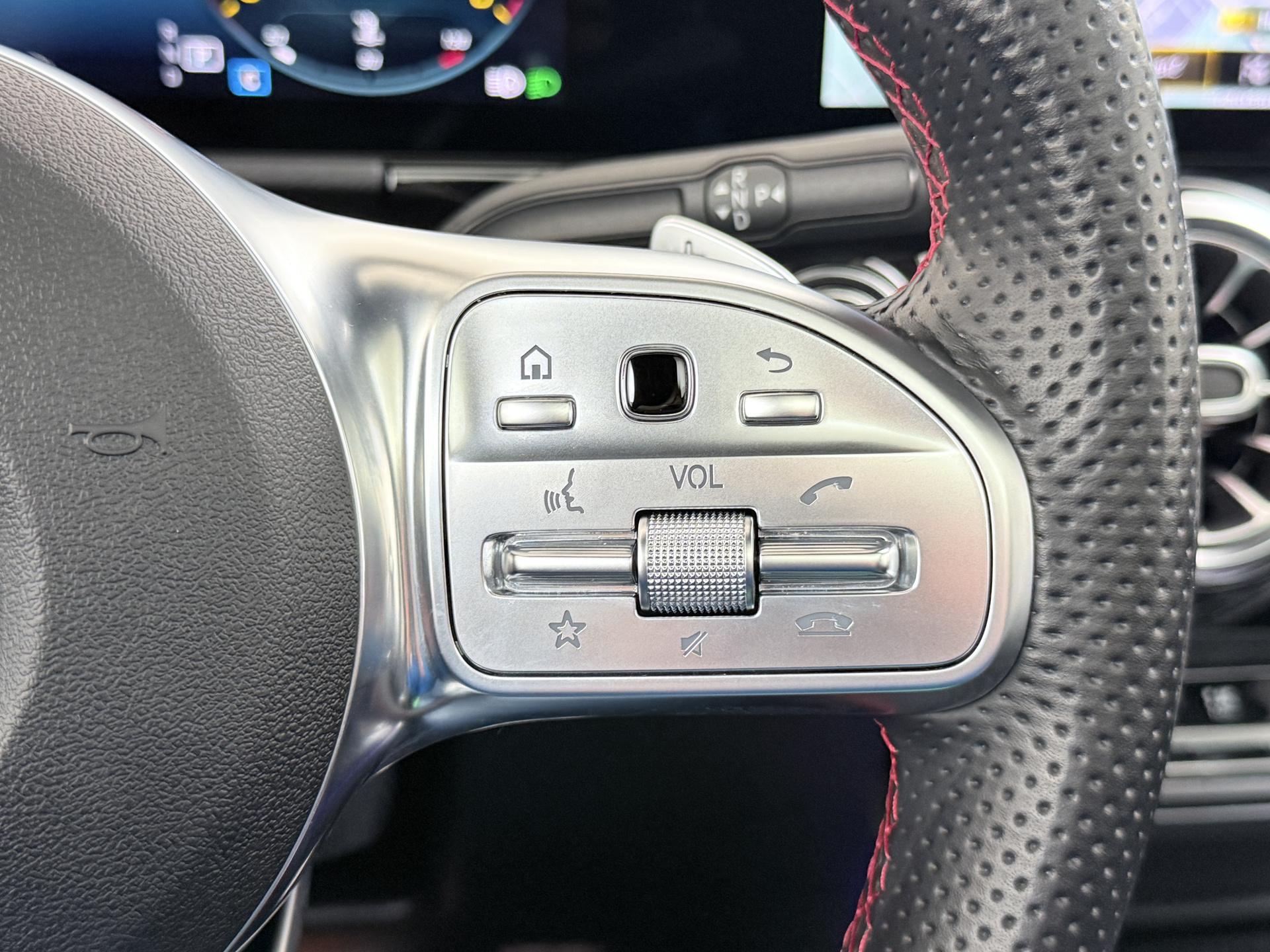 Mercedes-Benz GLA 200 AMG Business Solution 33