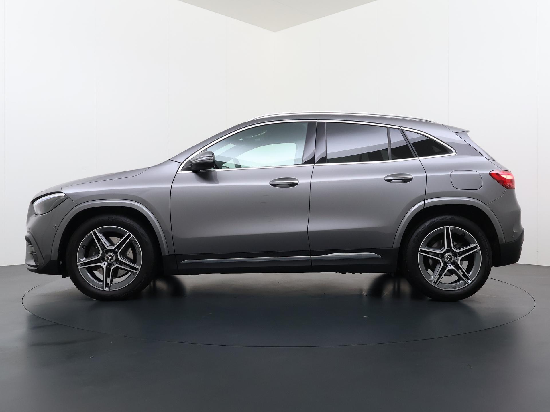 Mercedes-Benz GLA GLA 180 DCT AMG-Line 1