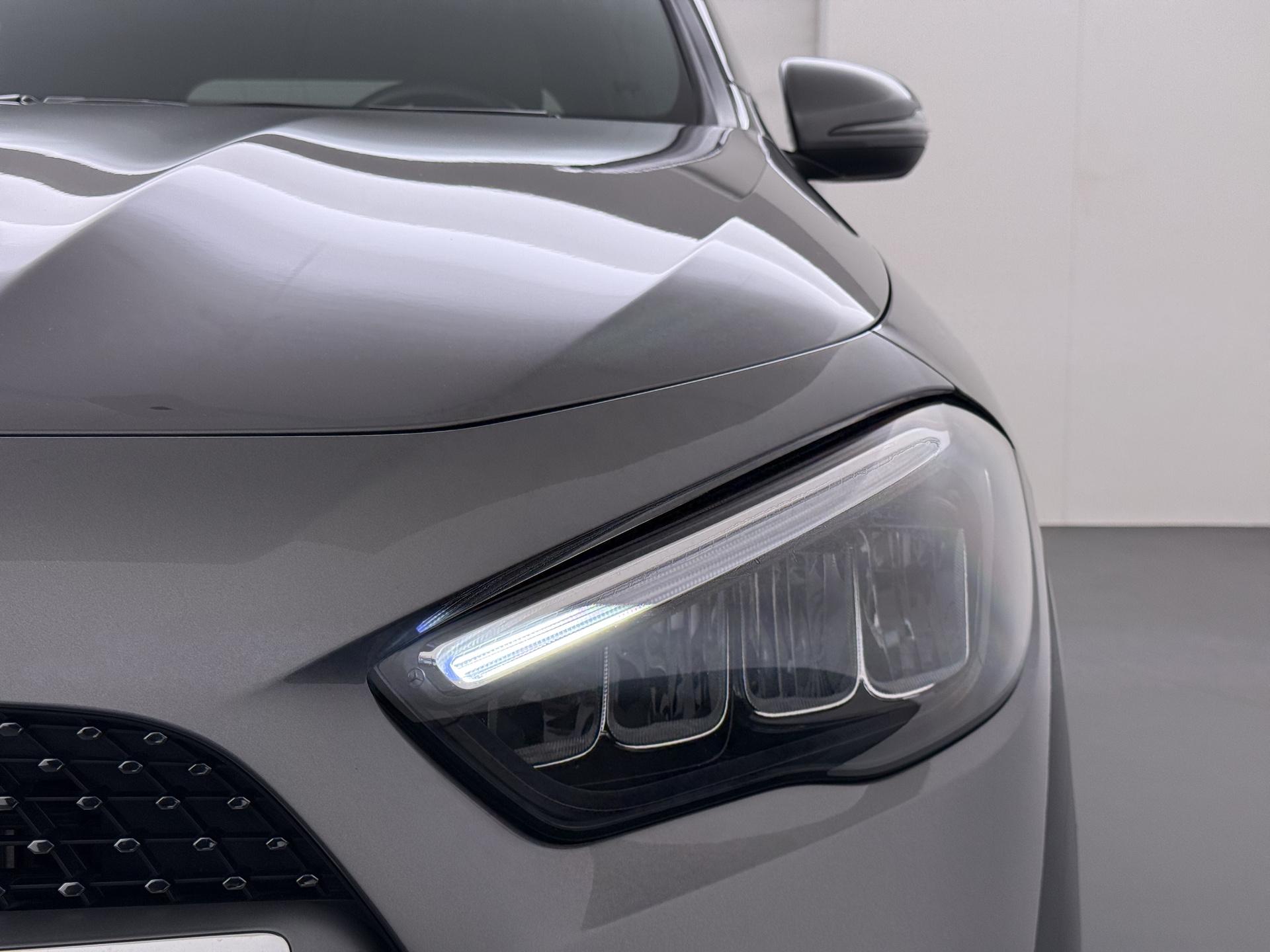 Mercedes-Benz GLA GLA 180 DCT AMG-Line 17