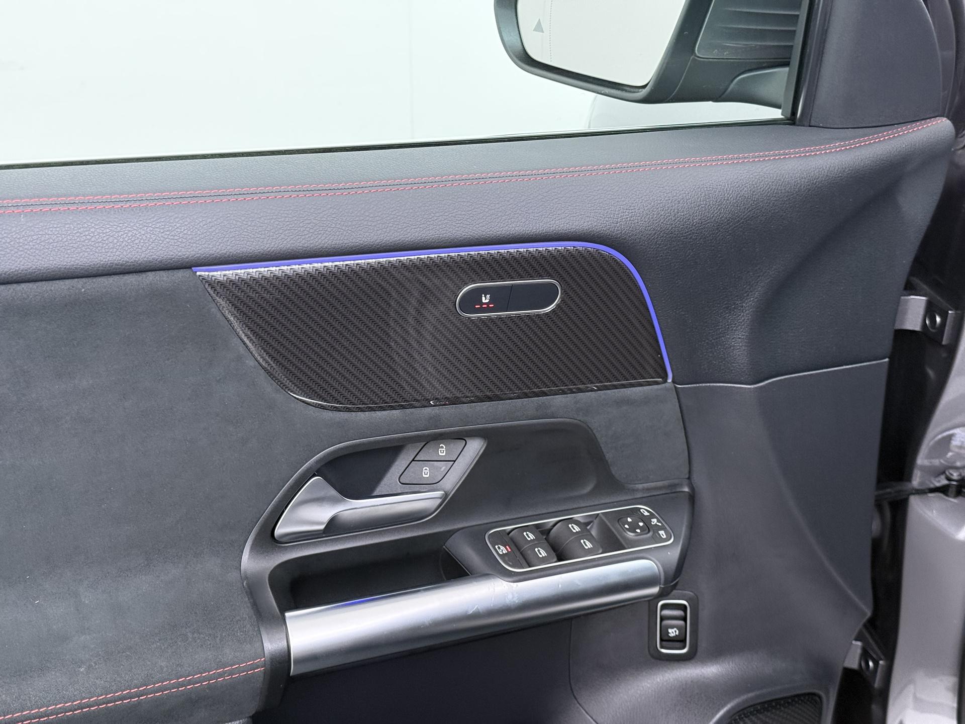 Mercedes-Benz GLA GLA 180 DCT AMG-Line 19