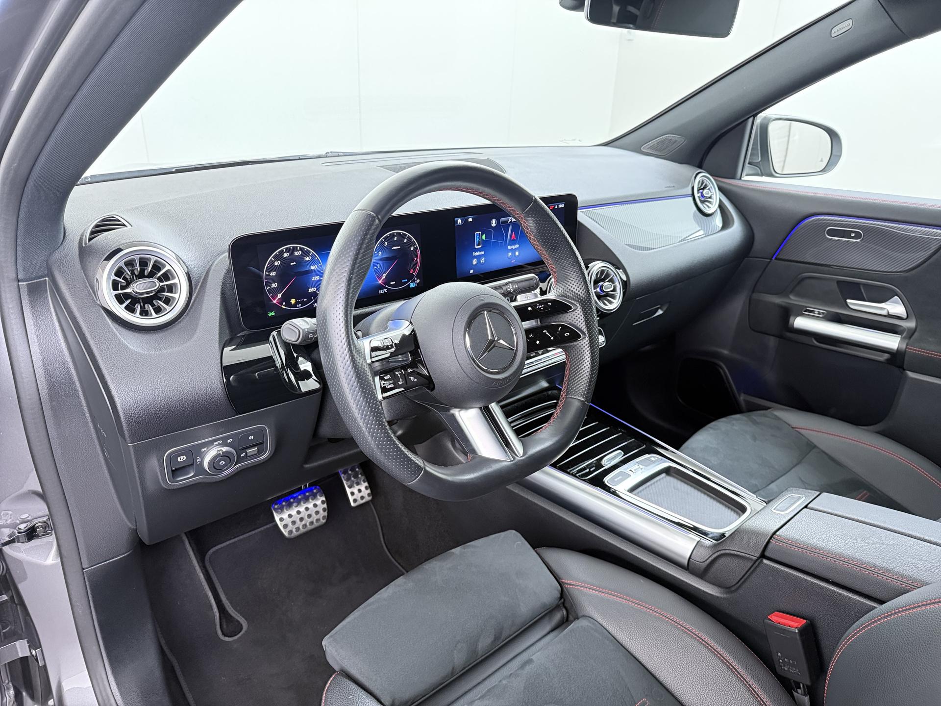 Mercedes-Benz GLA GLA 180 DCT AMG-Line 20