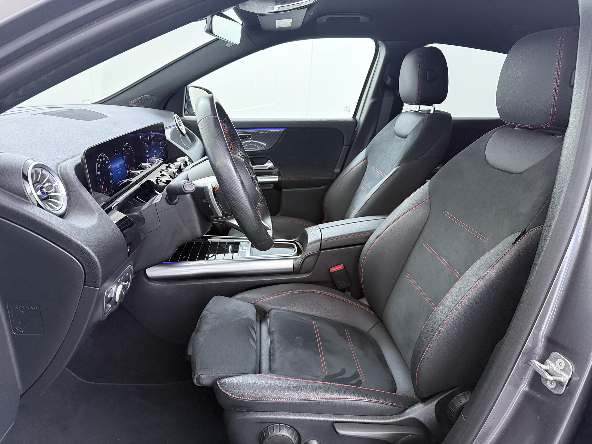 Mercedes-Benz GLA GLA 180 DCT AMG-Line 21