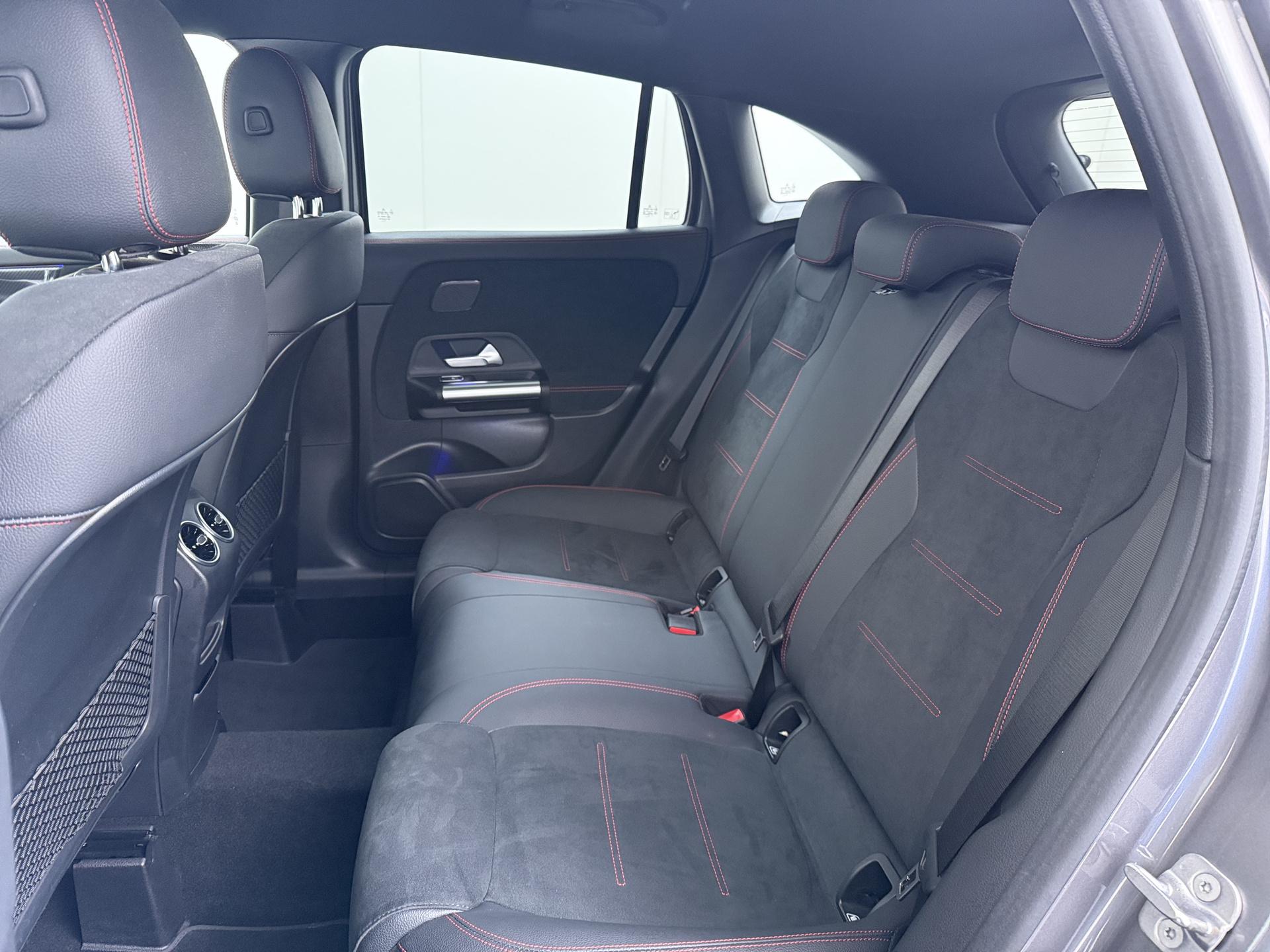 Mercedes-Benz GLA GLA 180 DCT AMG-Line 24