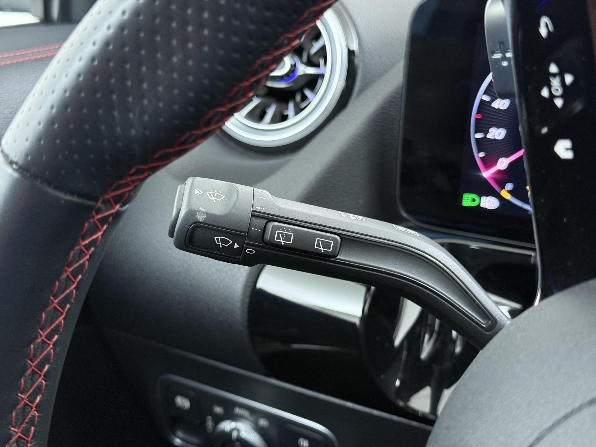 Mercedes-Benz GLA GLA 180 DCT AMG-Line 29