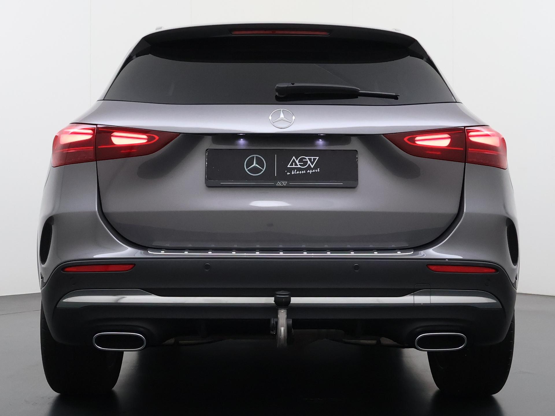 Mercedes-Benz GLA GLA 180 DCT AMG-Line 3